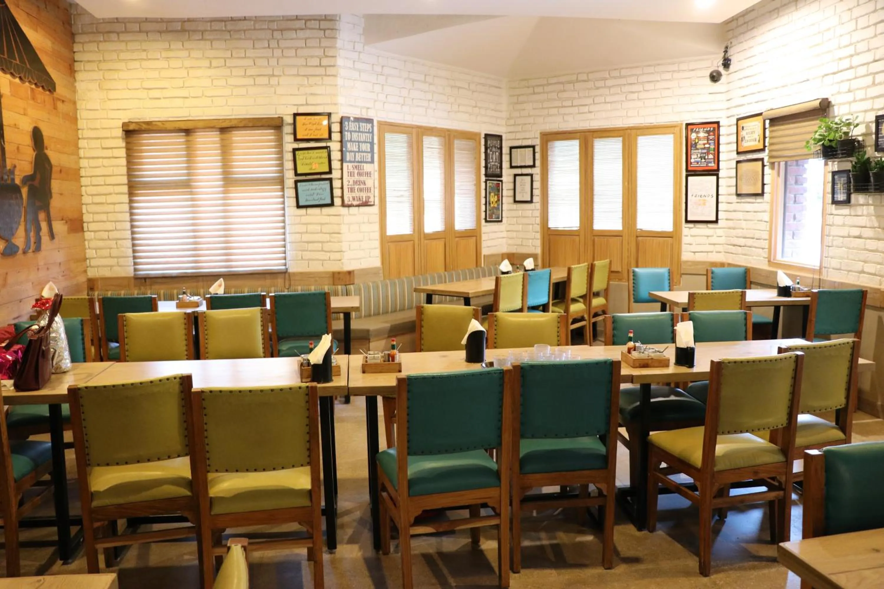 Restaurant/places to eat in Little Chef Hotel