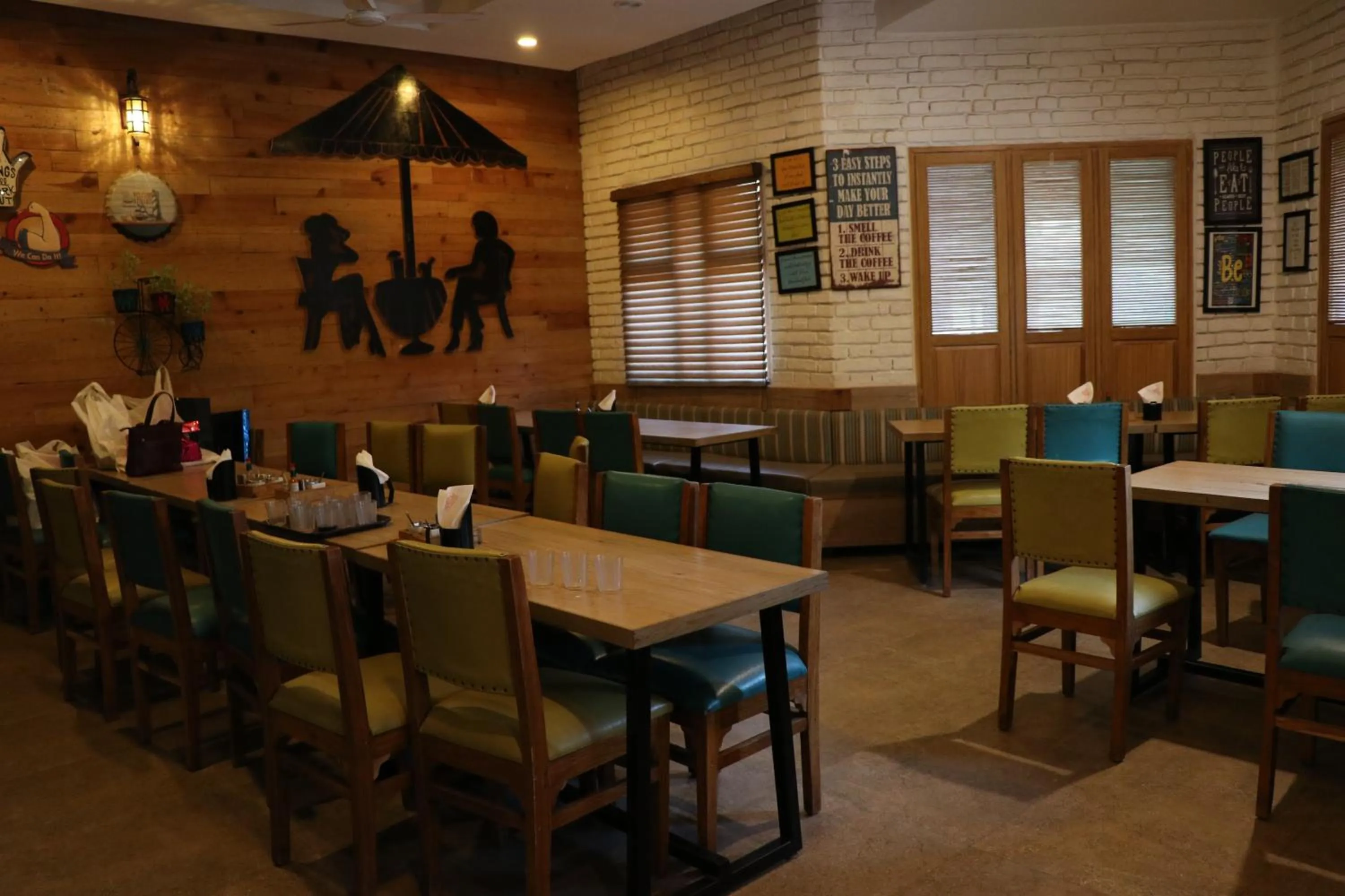 Restaurant/places to eat in Little Chef Hotel