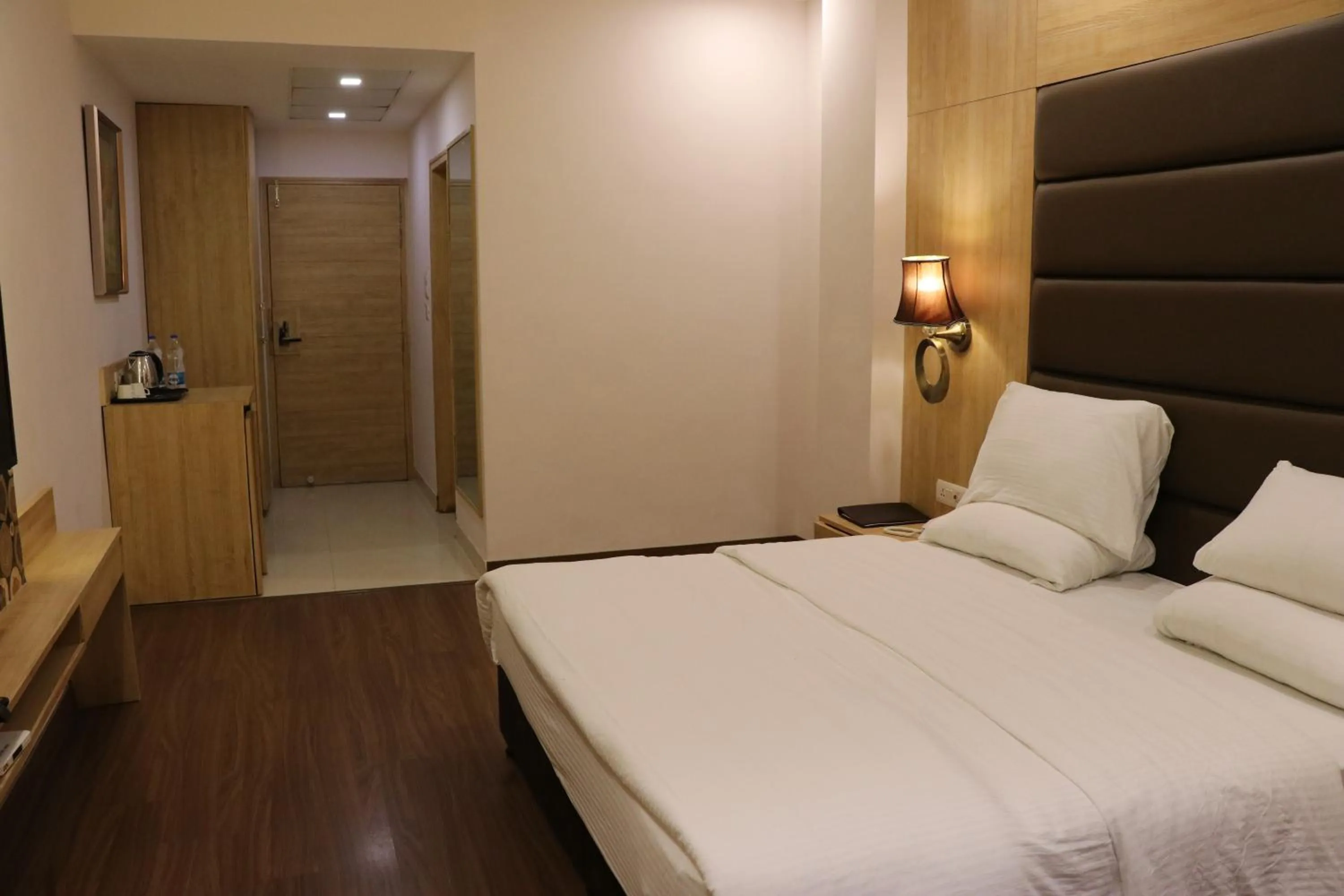 Photo of the whole room, Bed in Little Chef Hotel