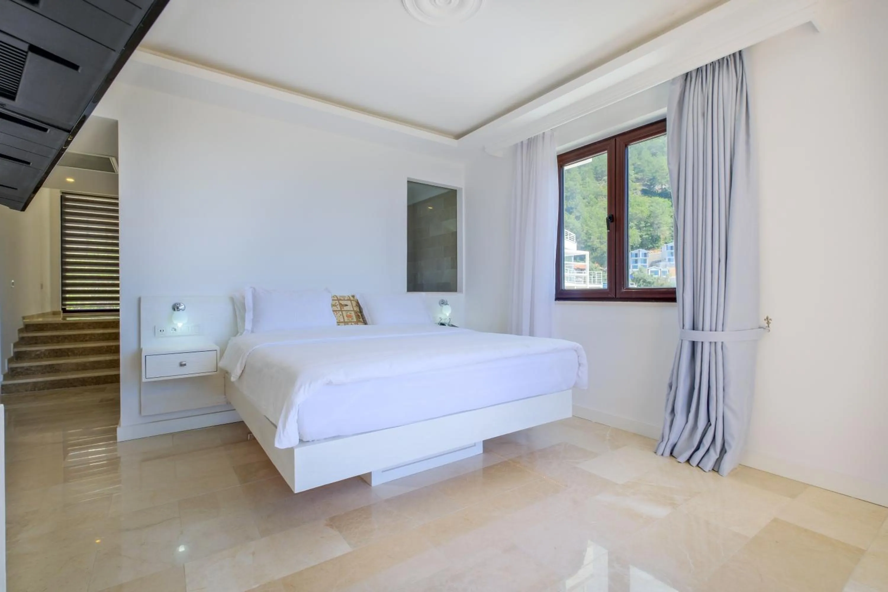 Bedroom, Bed in Highclere Hotel and Spa