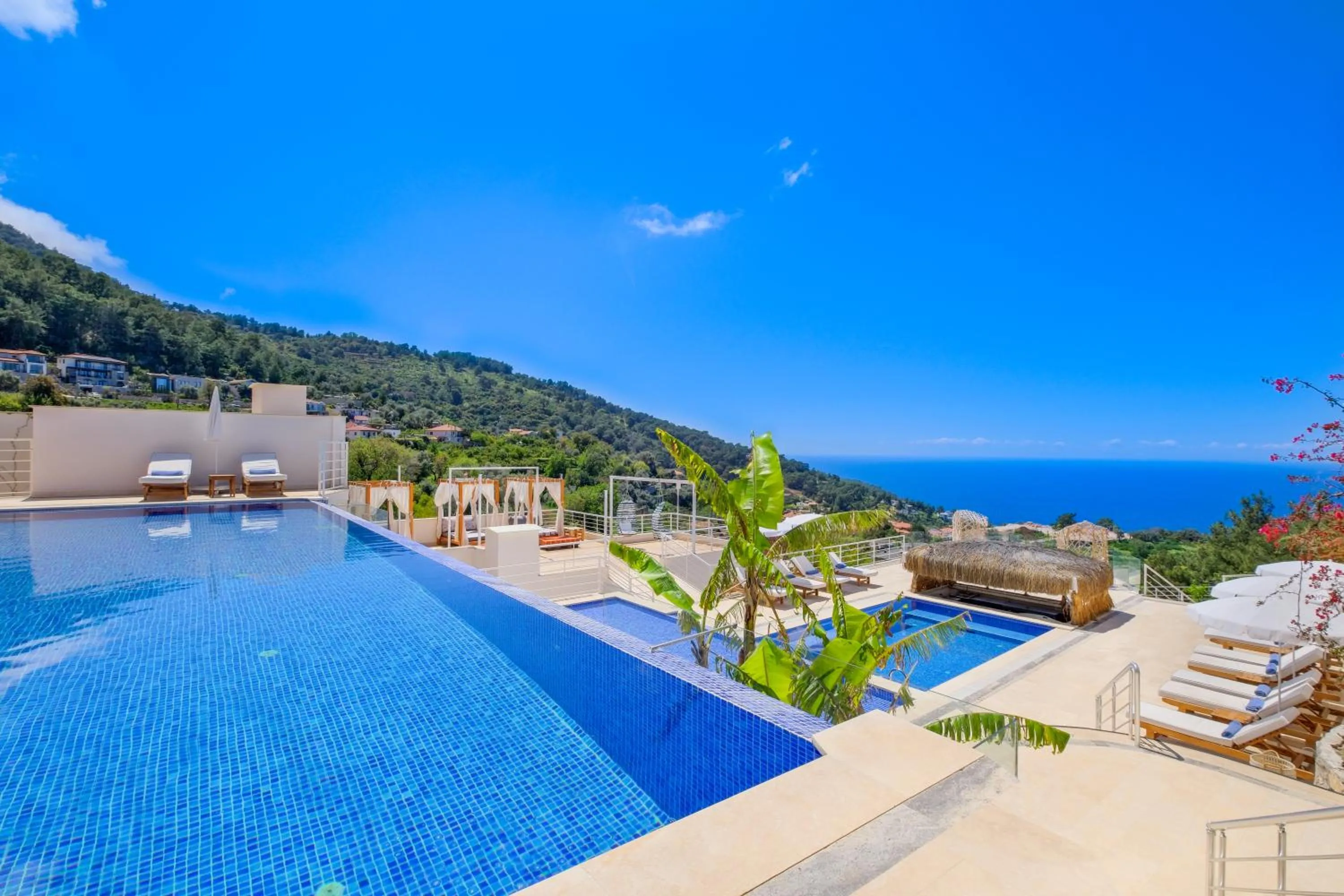 Swimming pool in Highclere Hotel and Spa