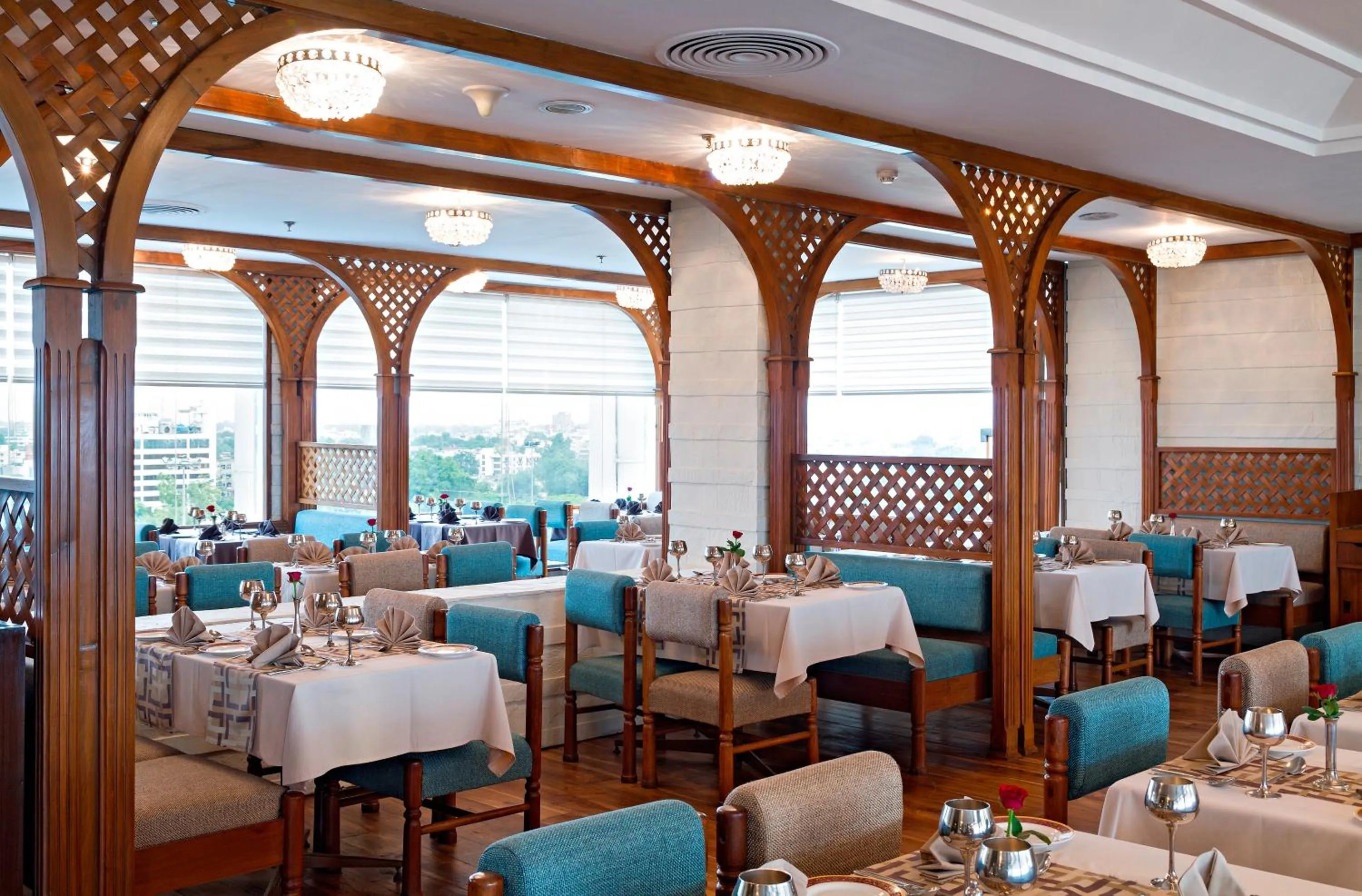 Restaurant/places to eat in Clarks Avadh