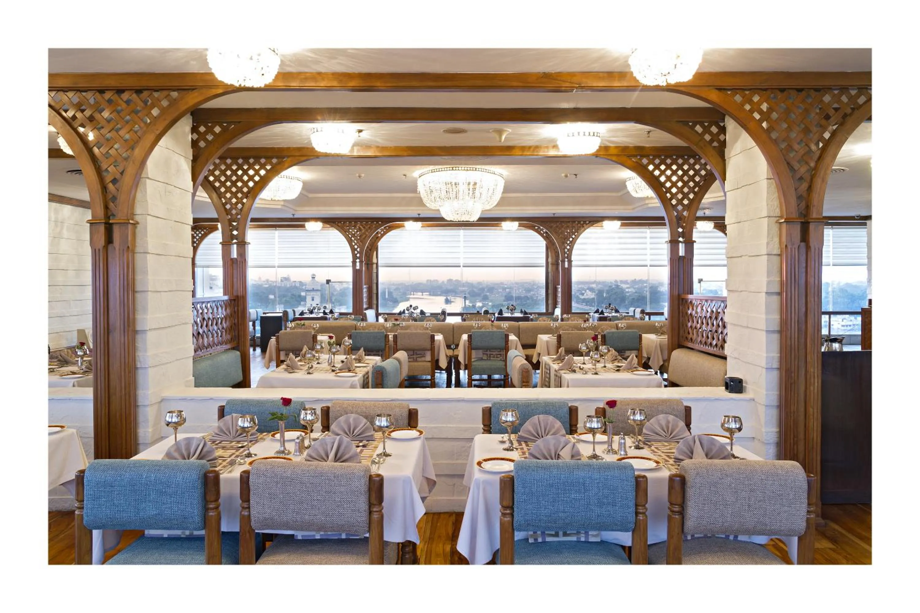 Restaurant/places to eat in Clarks Avadh