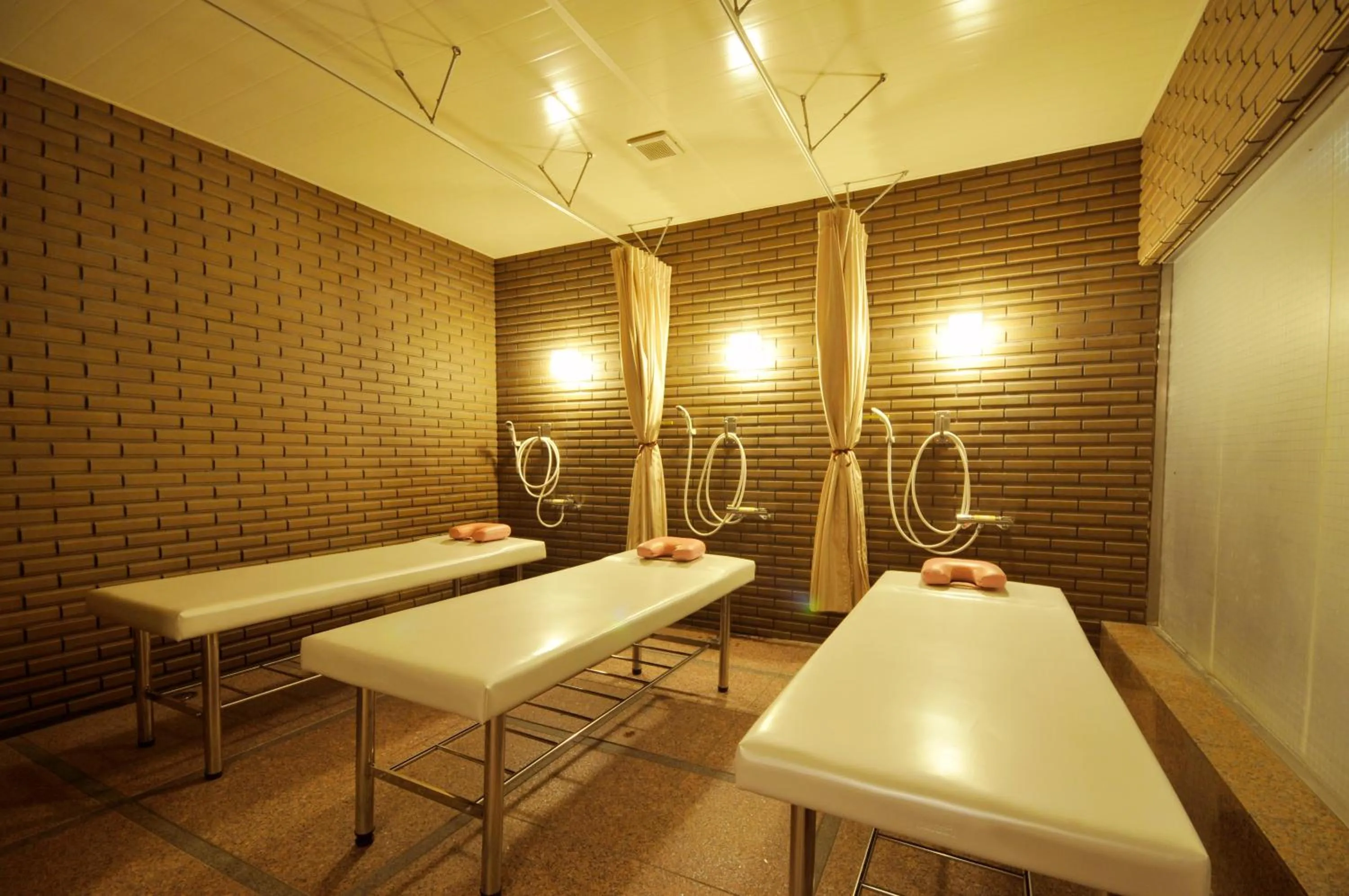 Massage in Nara Plaza Hotel