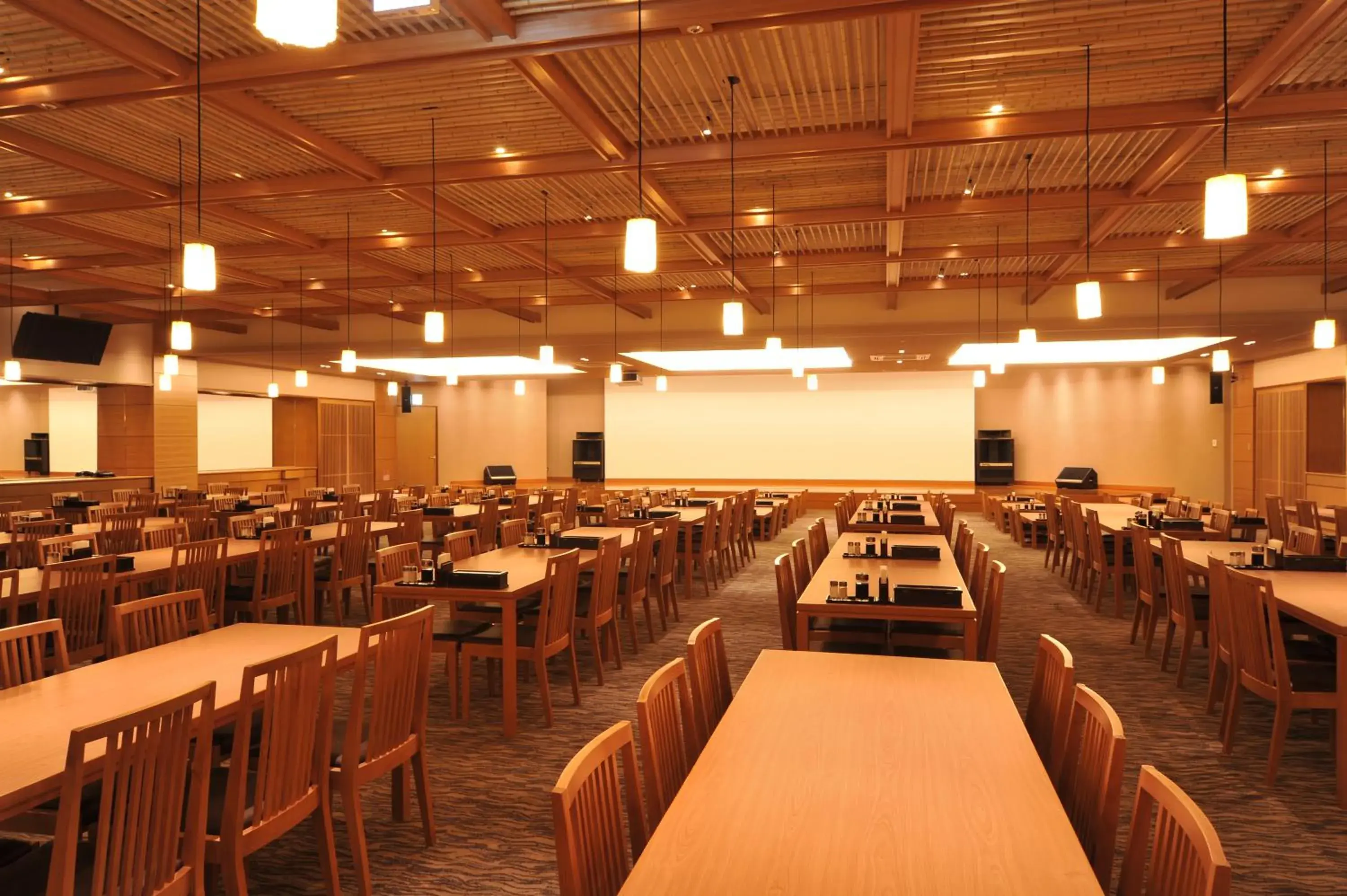 Restaurant/places to eat in Nara Plaza Hotel Restaurant/places to eat in Nara Plaza Hotel