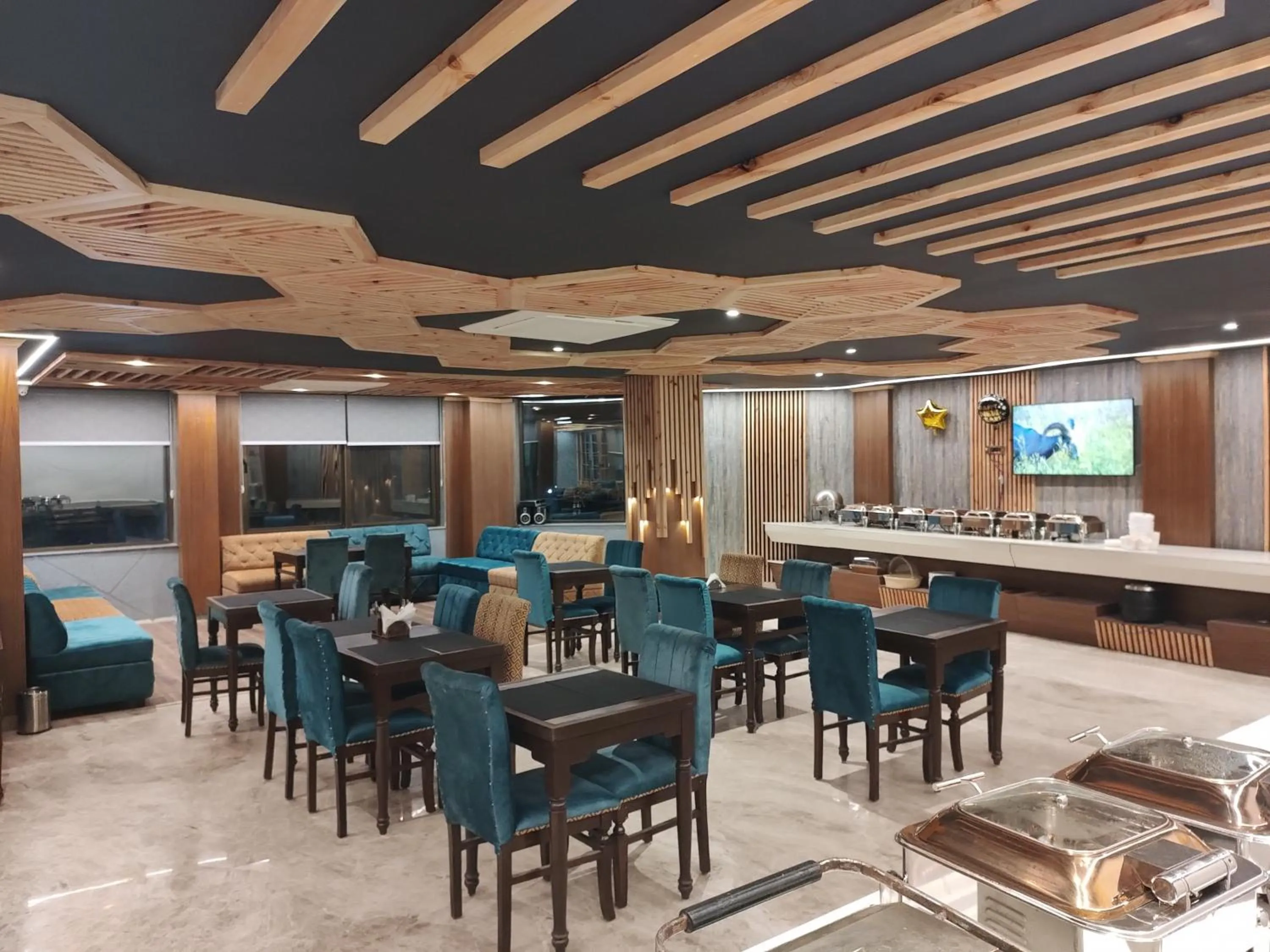 Restaurant/places to eat in Sagrika Resort Dalhousie