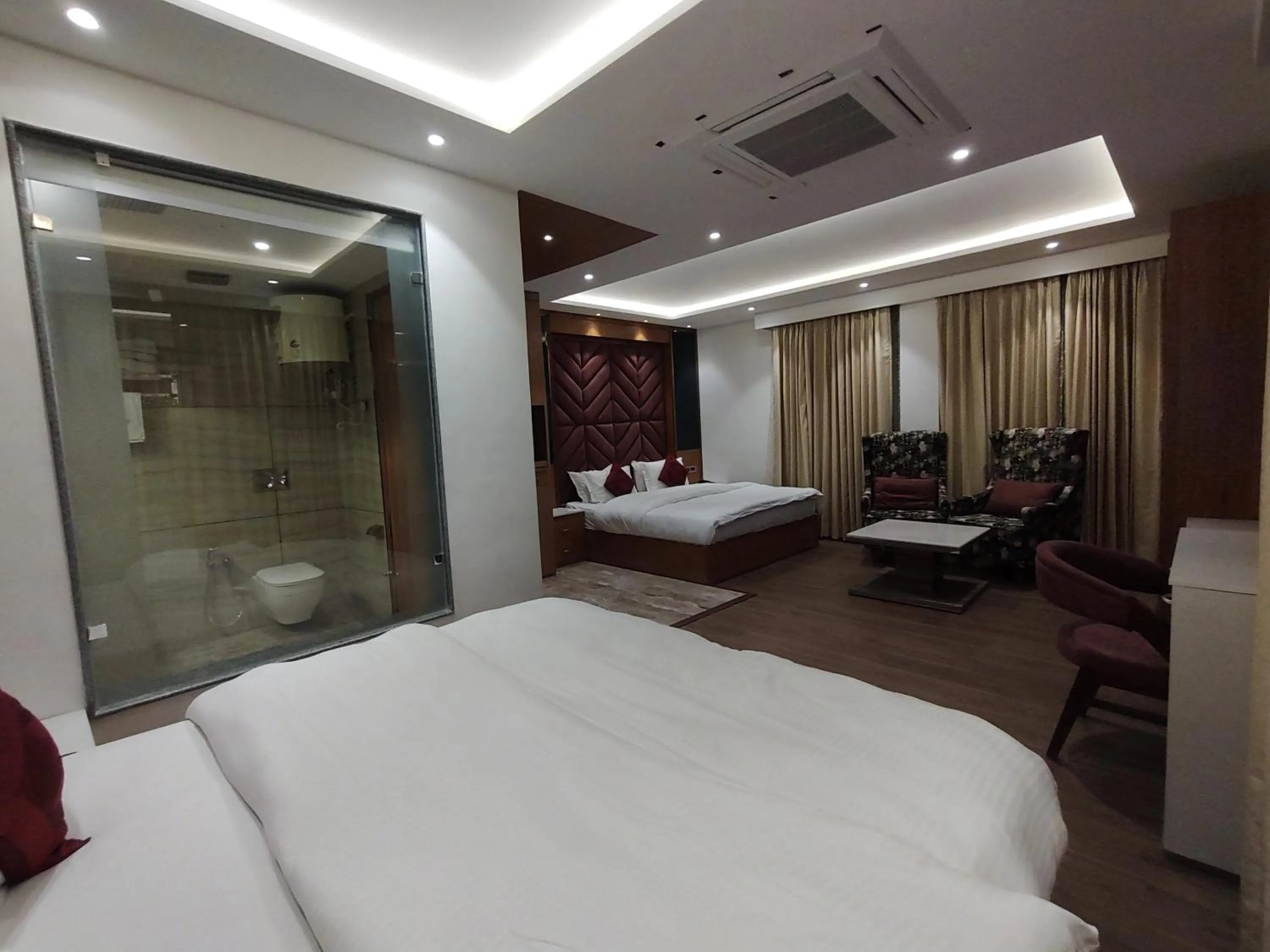 Bedroom, Bed in Sagrika Resort Dalhousie