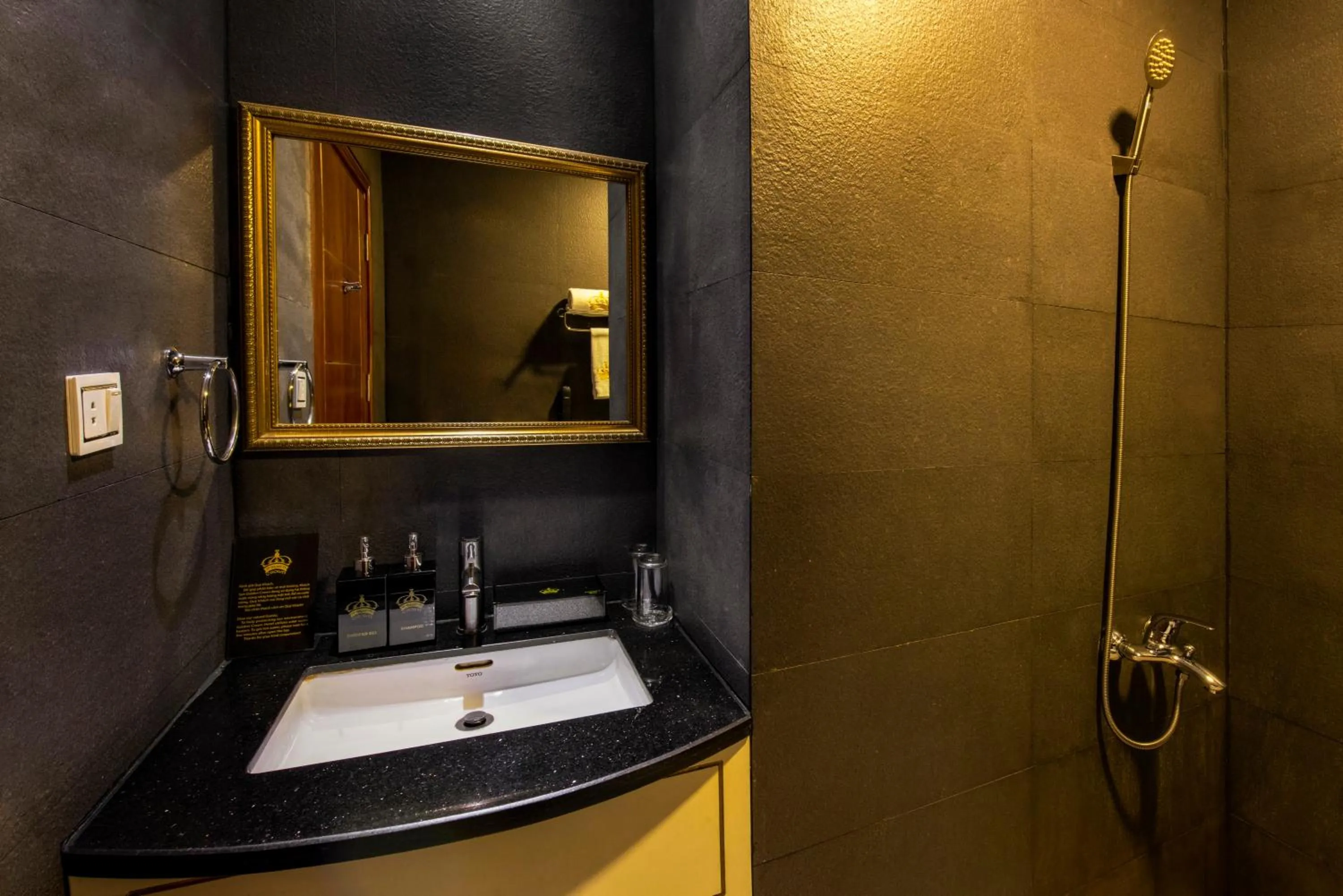 Bathroom in Golden Crown Hotel