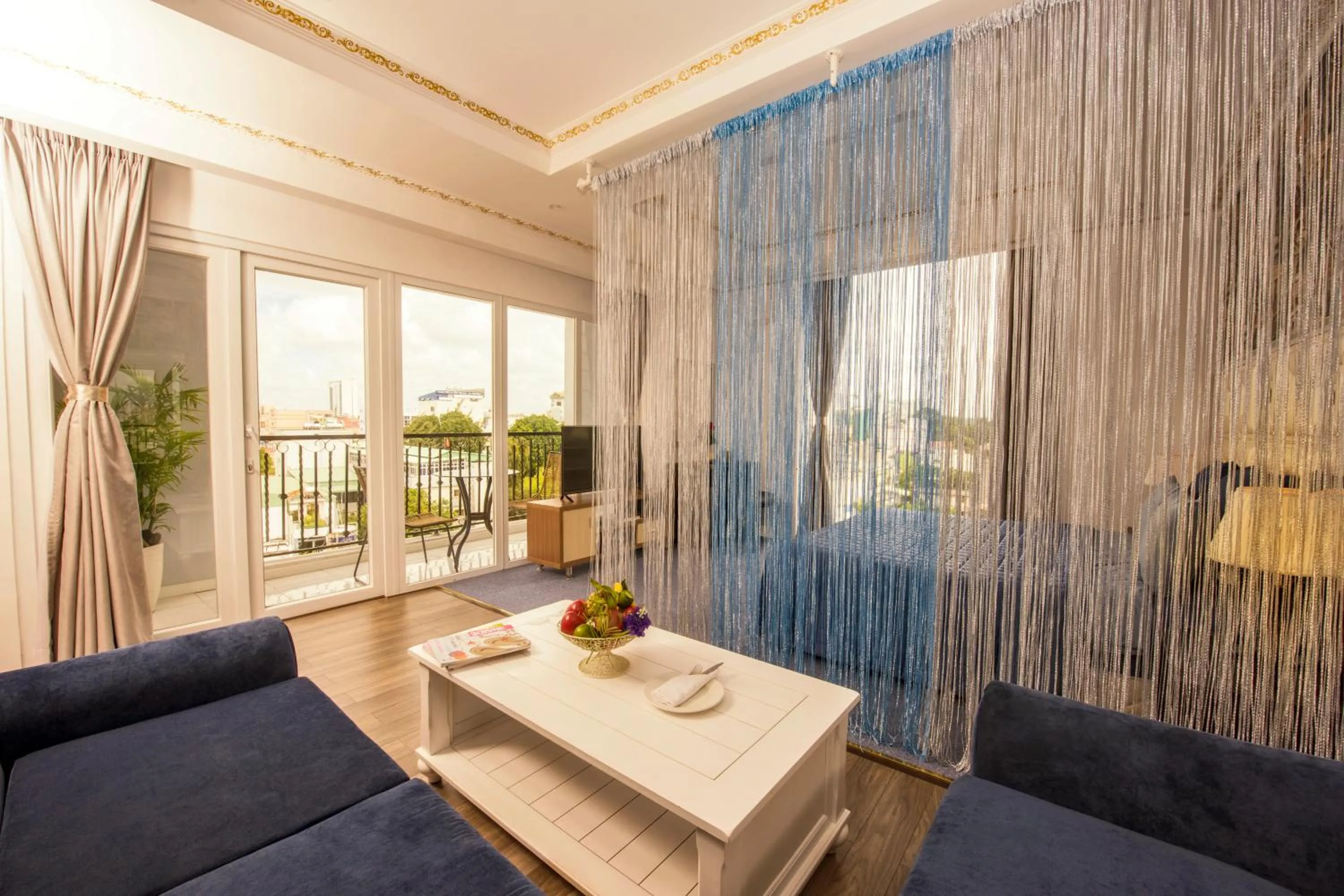 Living room in Golden Crown Hotel