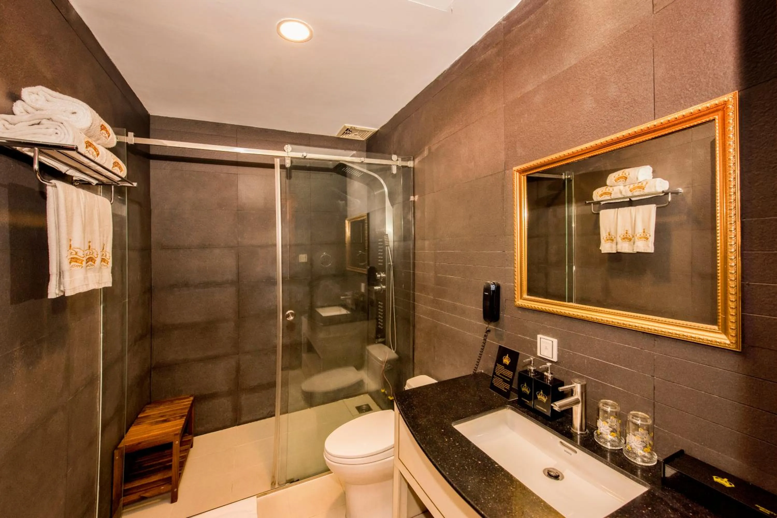 Shower, Bathroom in Golden Crown Hotel