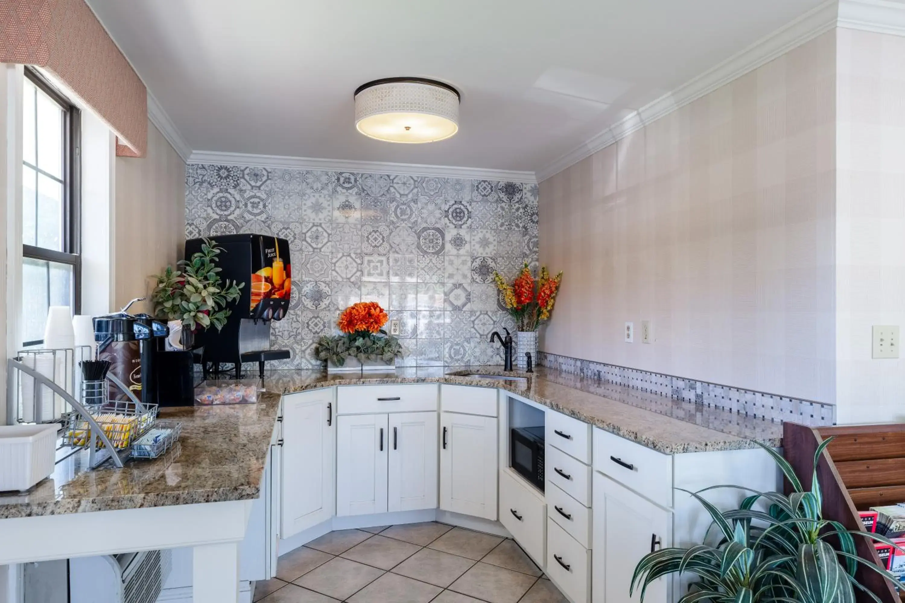 Restaurant/places to eat in Knights Inn North Attleboro Restaurant/places to eat in Knights Inn North Attleboro