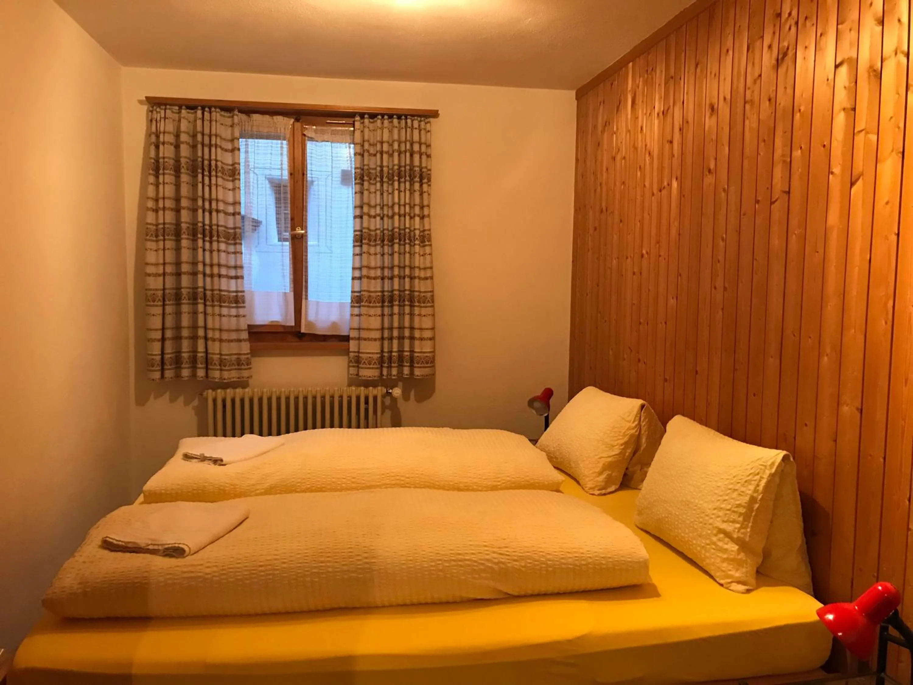 Bed in B&B Hotel & Appartements Chasa Valär