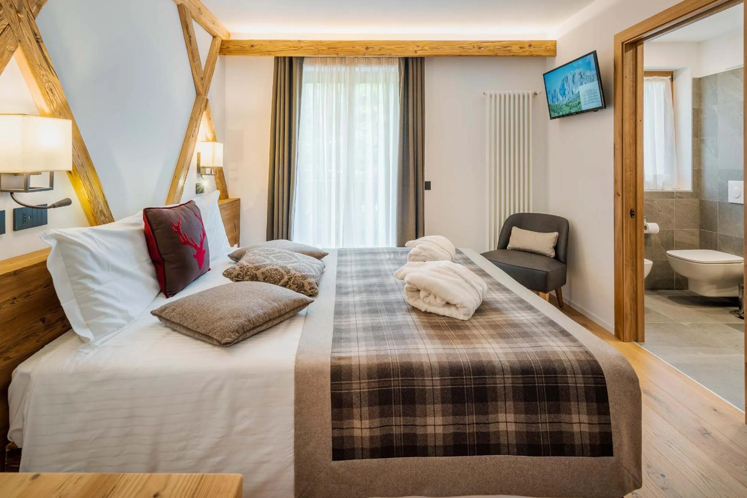 Bed in Camina Suite and Spa