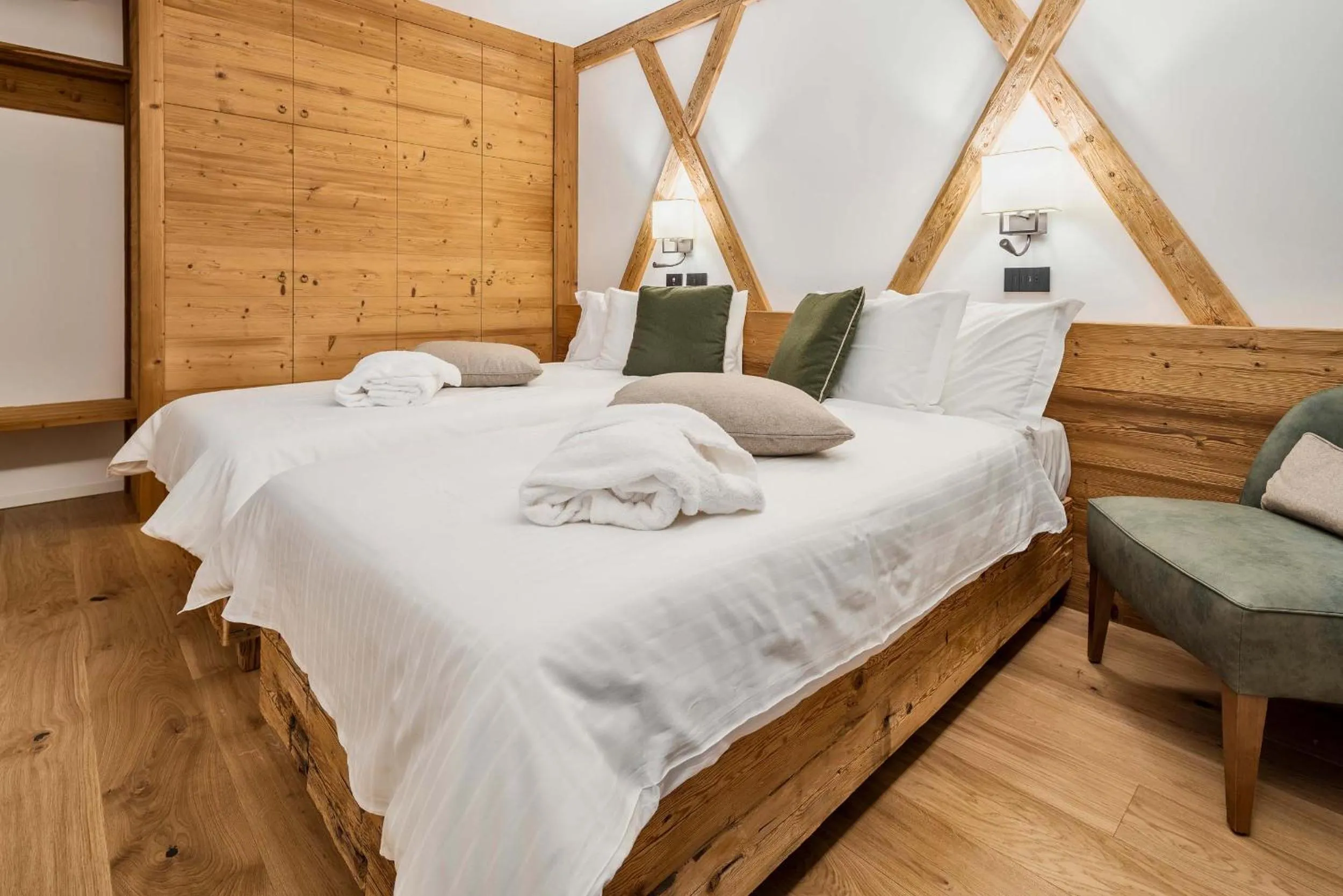 Bed in Camina Suite and Spa