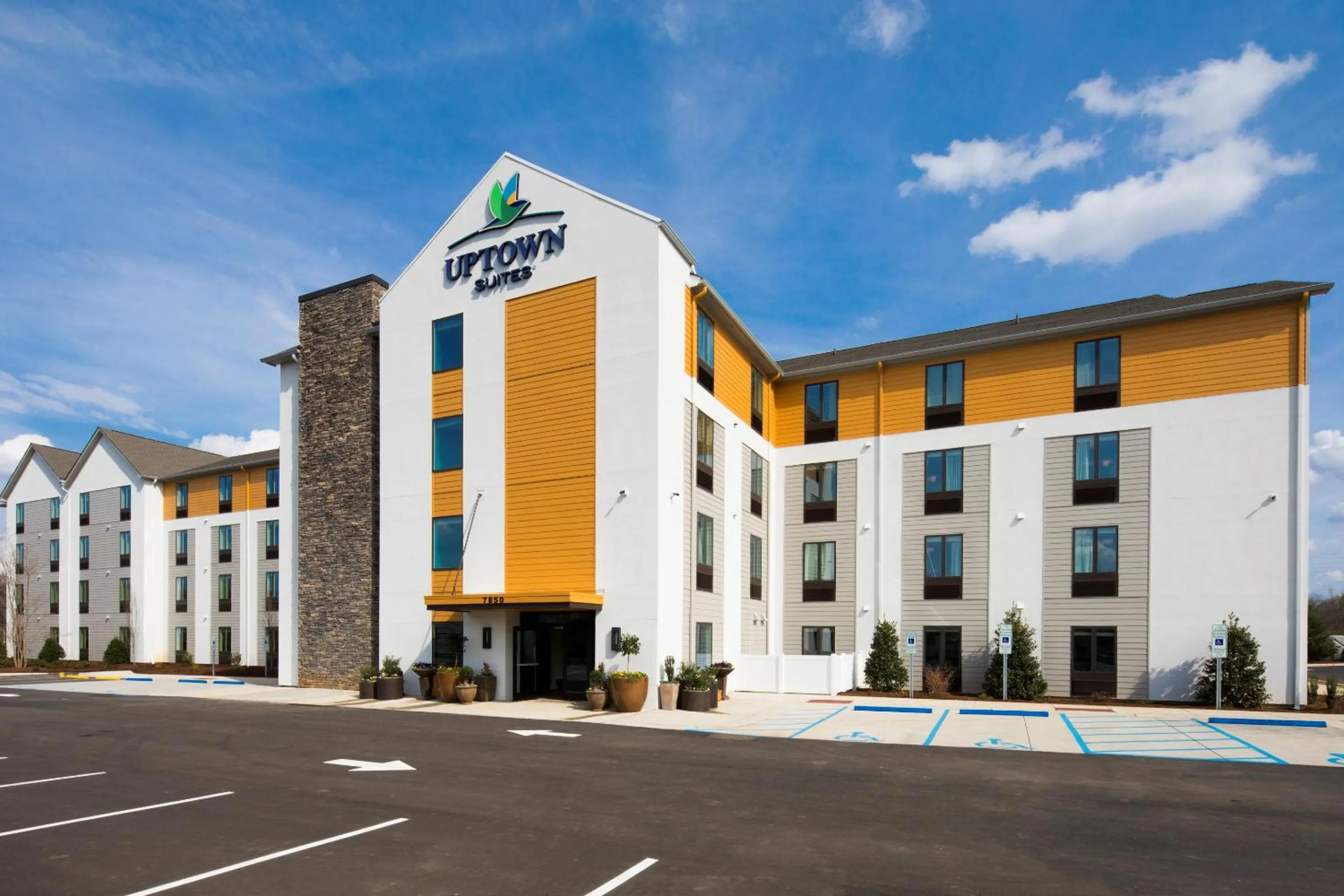 Uptown Suites Extended Stay Denver CO - Centennial