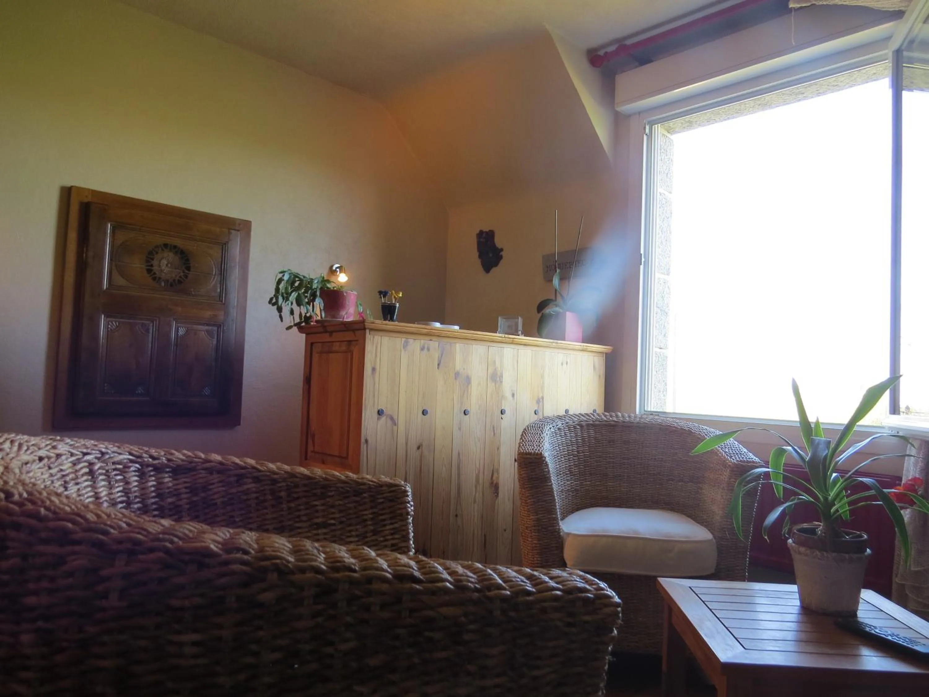 Lounge or bar in Les Chambres de Kermenguy