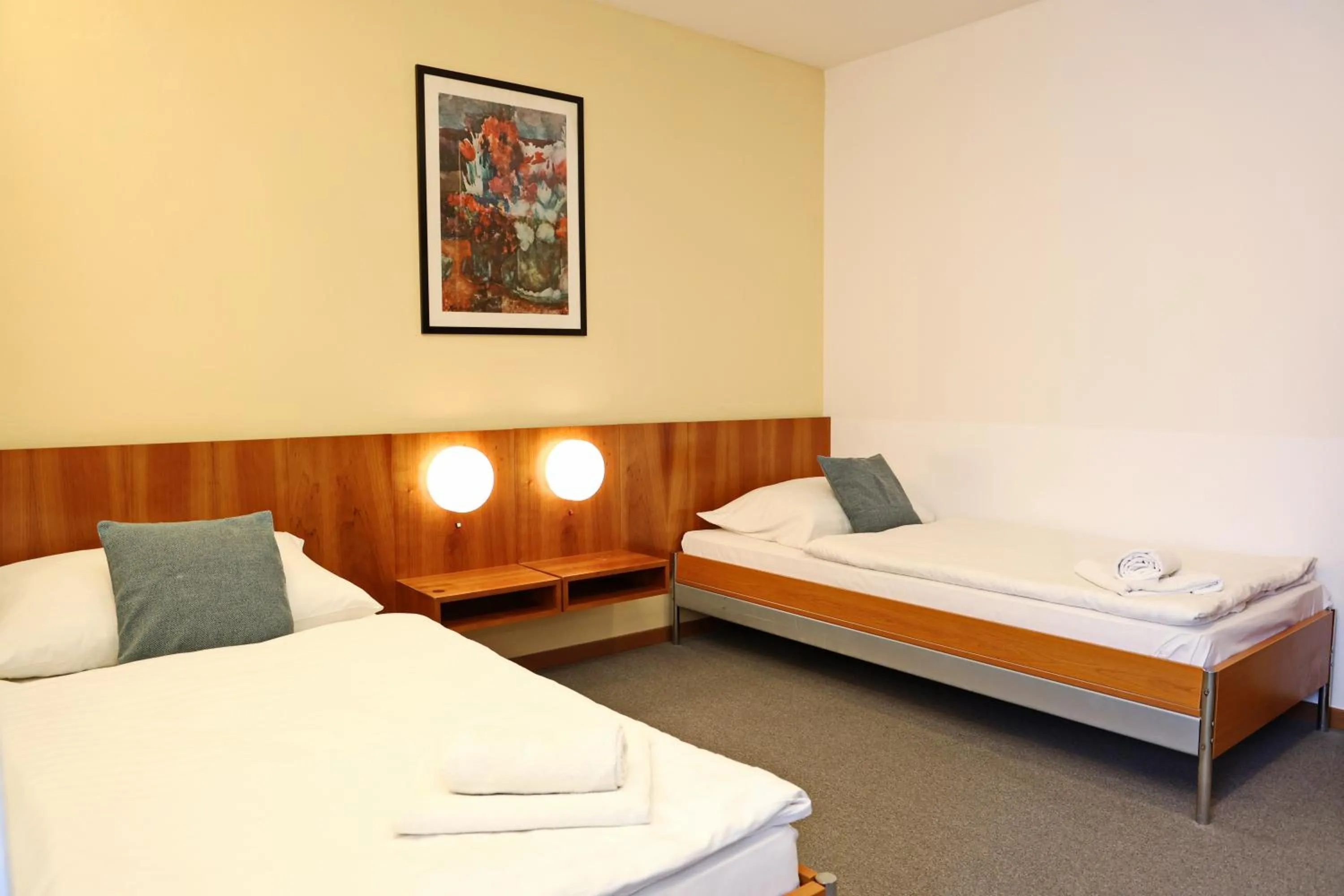 Photo of the whole room, Bed in Hotel Maxim