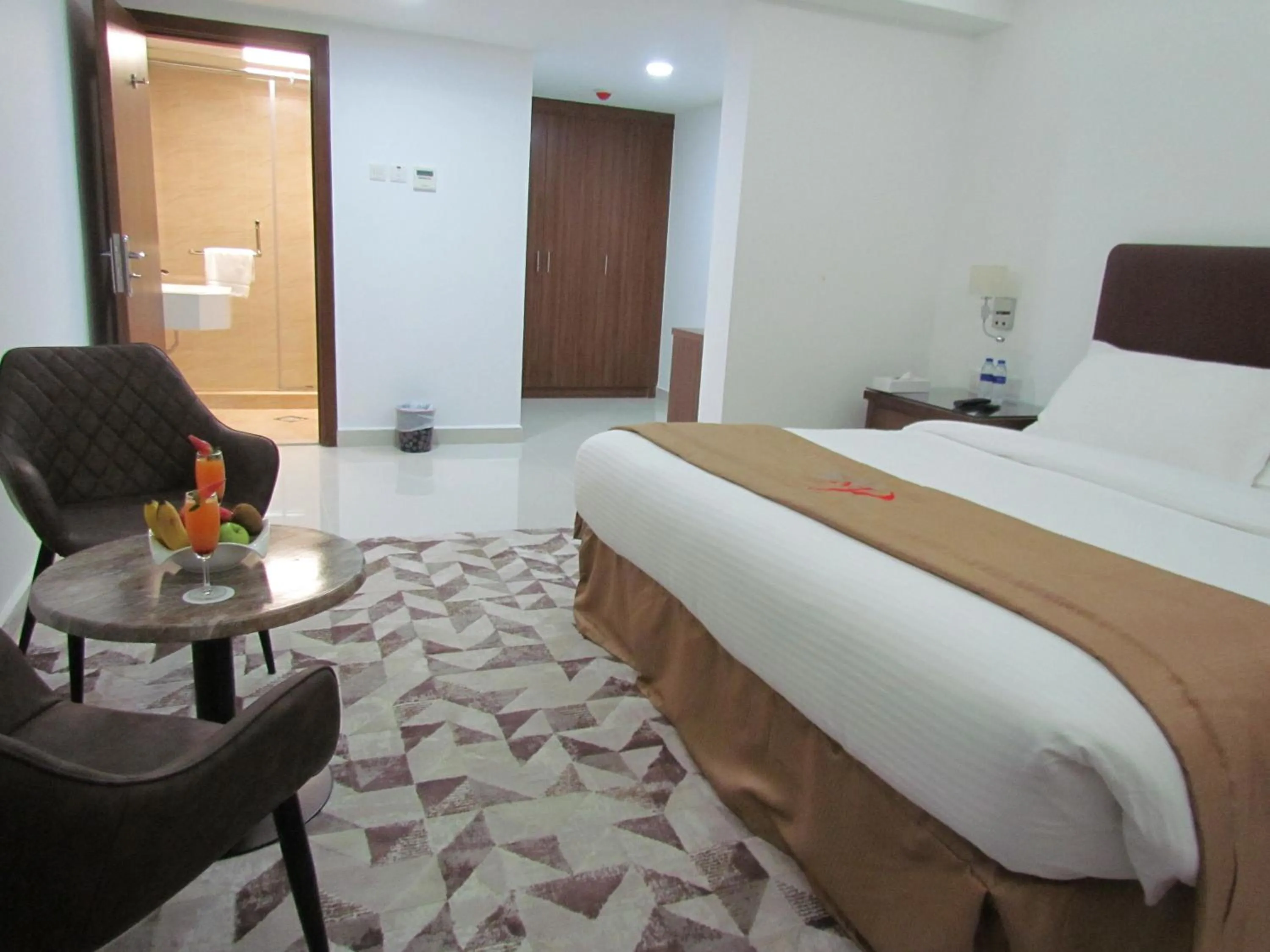 Bedroom, Bed in Mirage Hotel