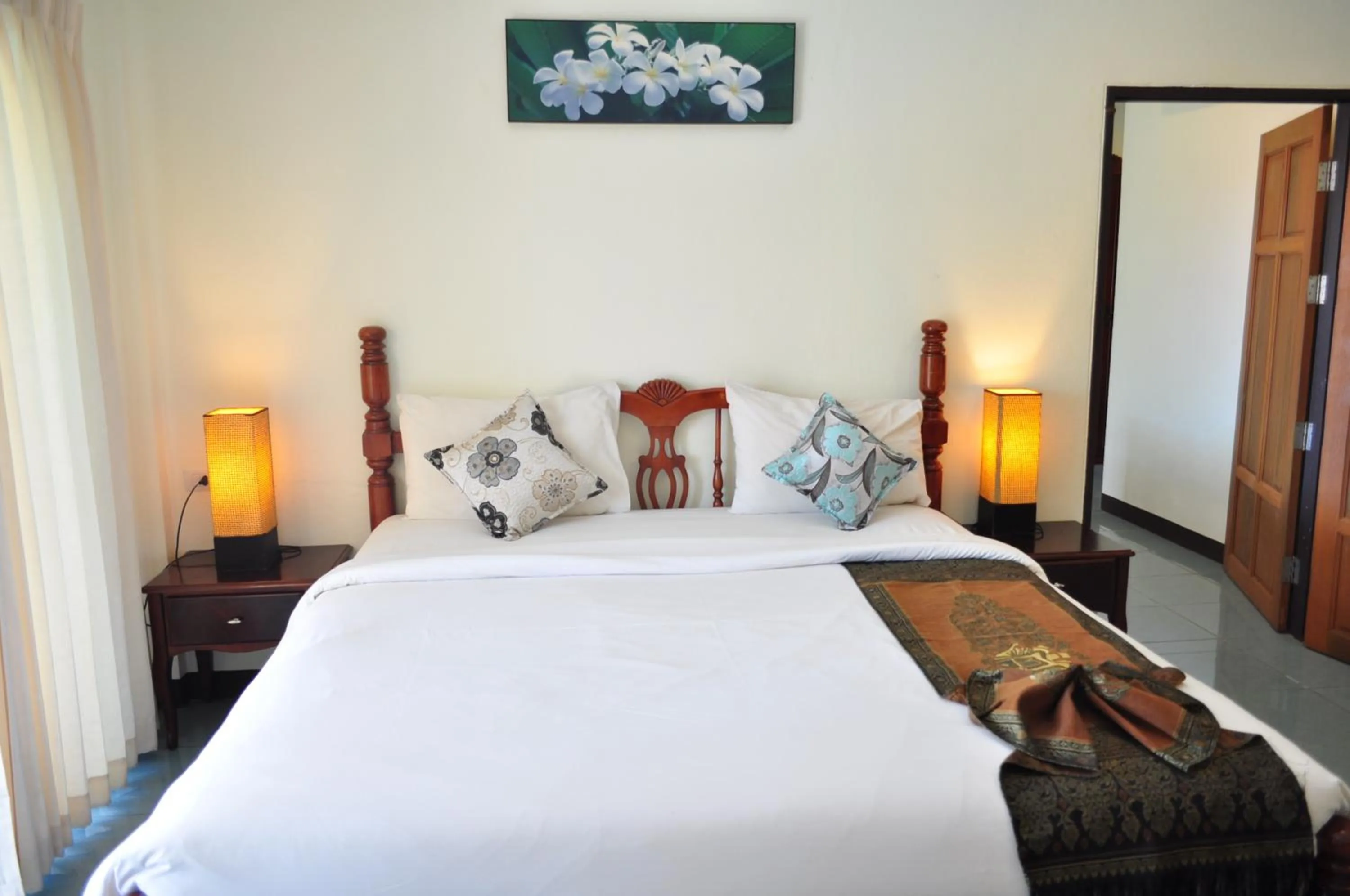 Bedroom, Bed in Lanta Seafront Resort