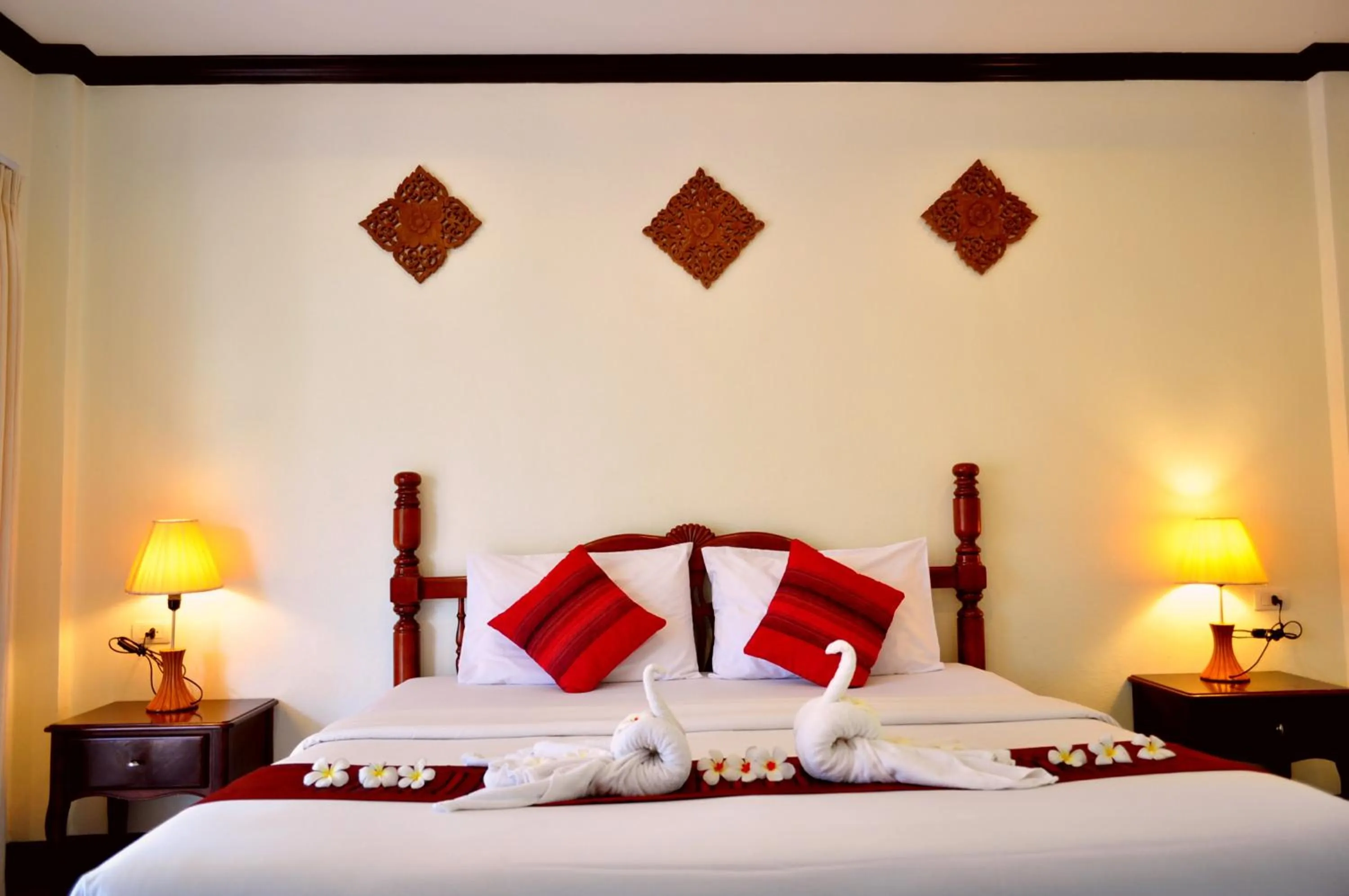 Photo of the whole room, Bed in Lanta Seafront Resort