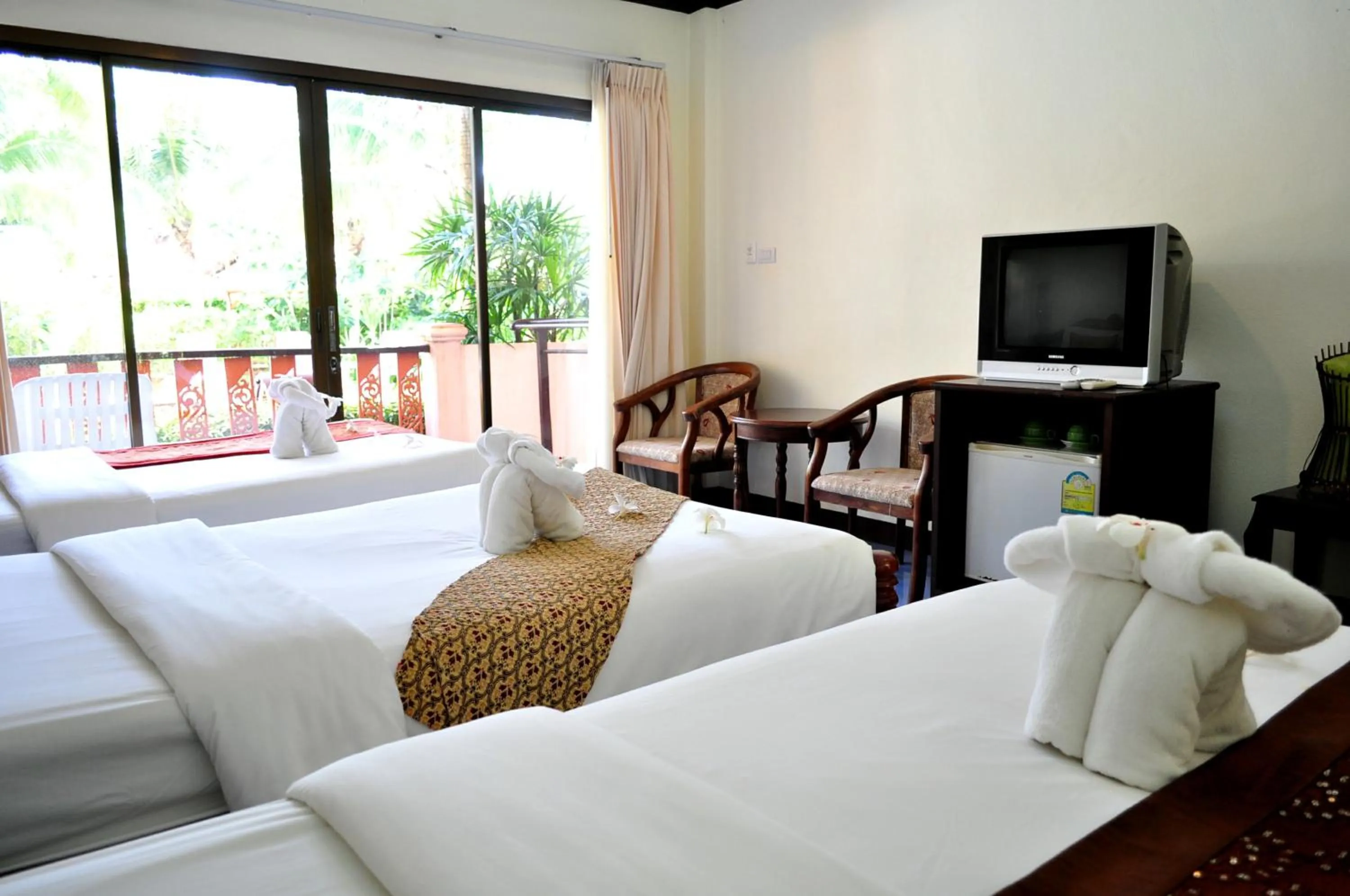 Photo of the whole room, Bed in Lanta Seafront Resort