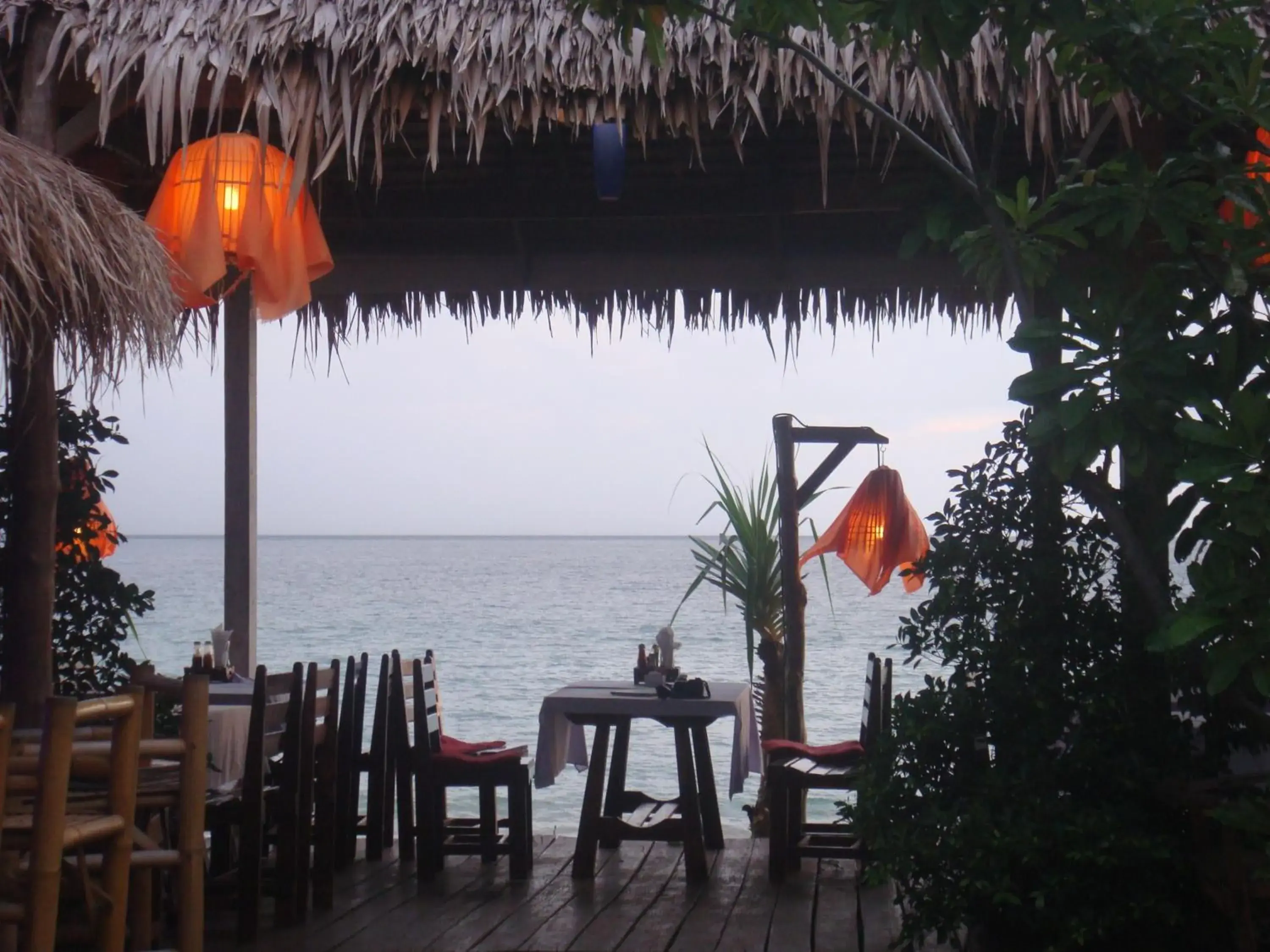Restaurant/places to eat in Lanta Seafront Resort Restaurant/places to eat in Lanta Seafront Resort