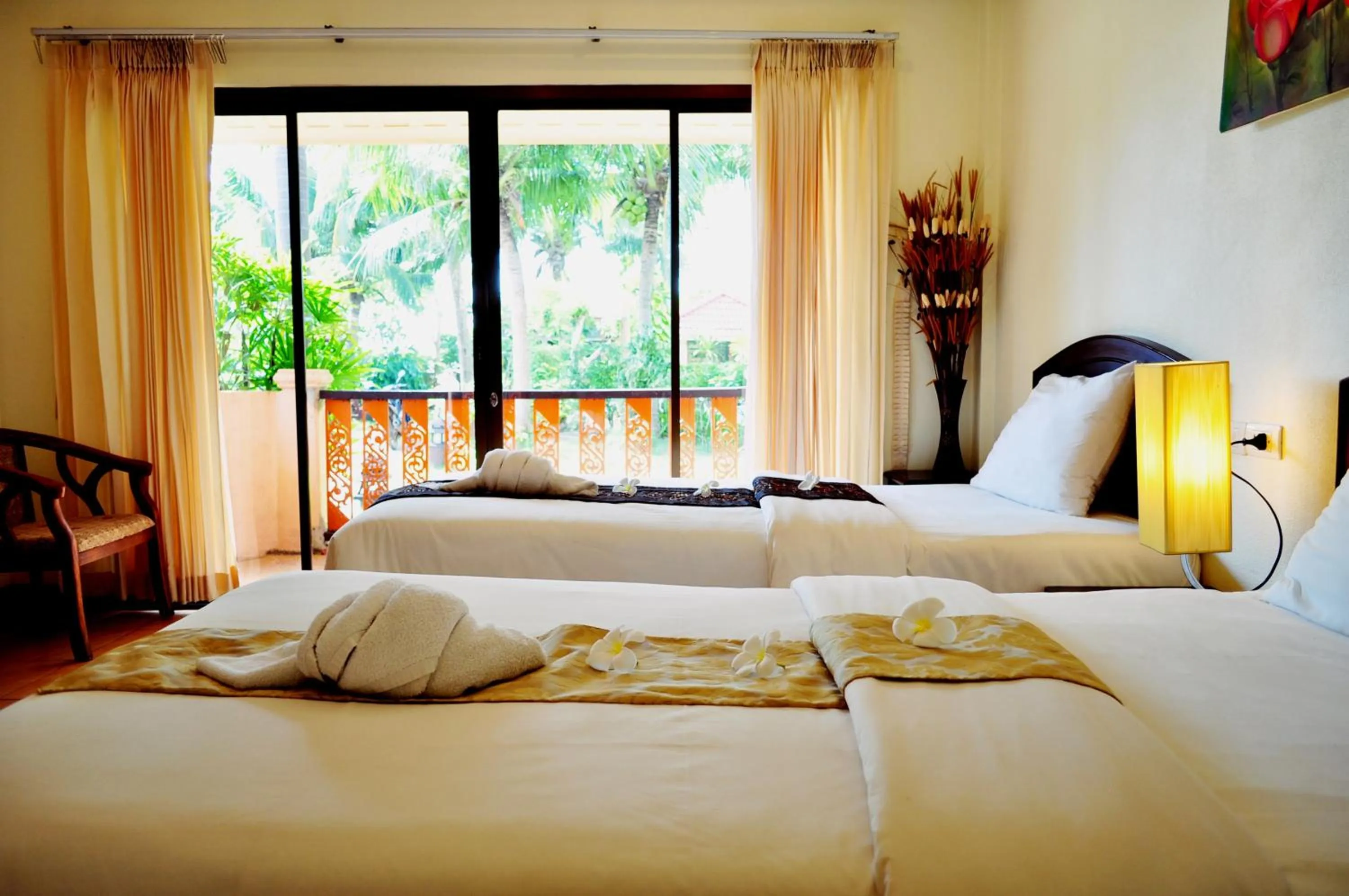 Photo of the whole room, Bed in Lanta Seafront Resort