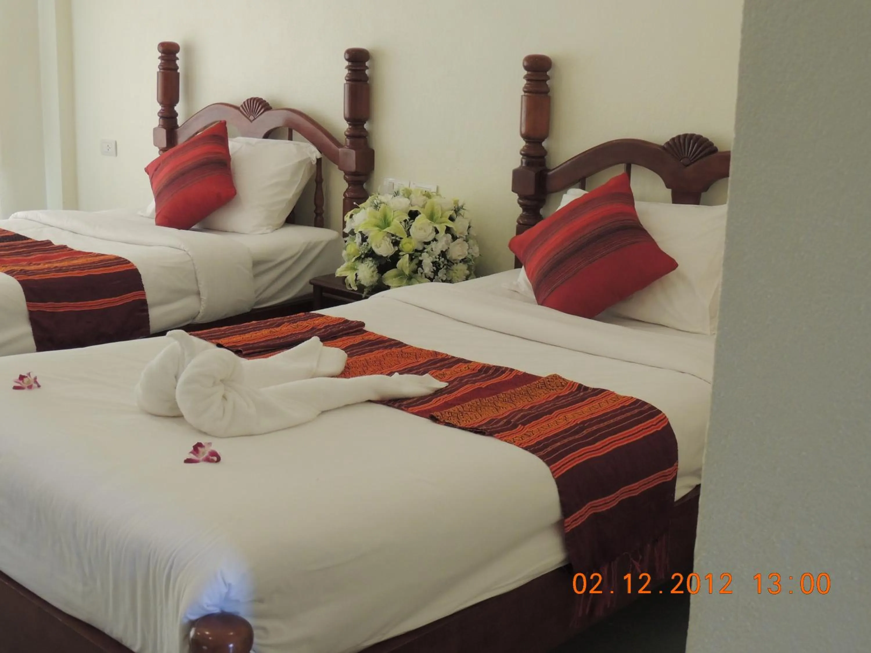 Photo of the whole room, Bed in Lanta Seafront Resort