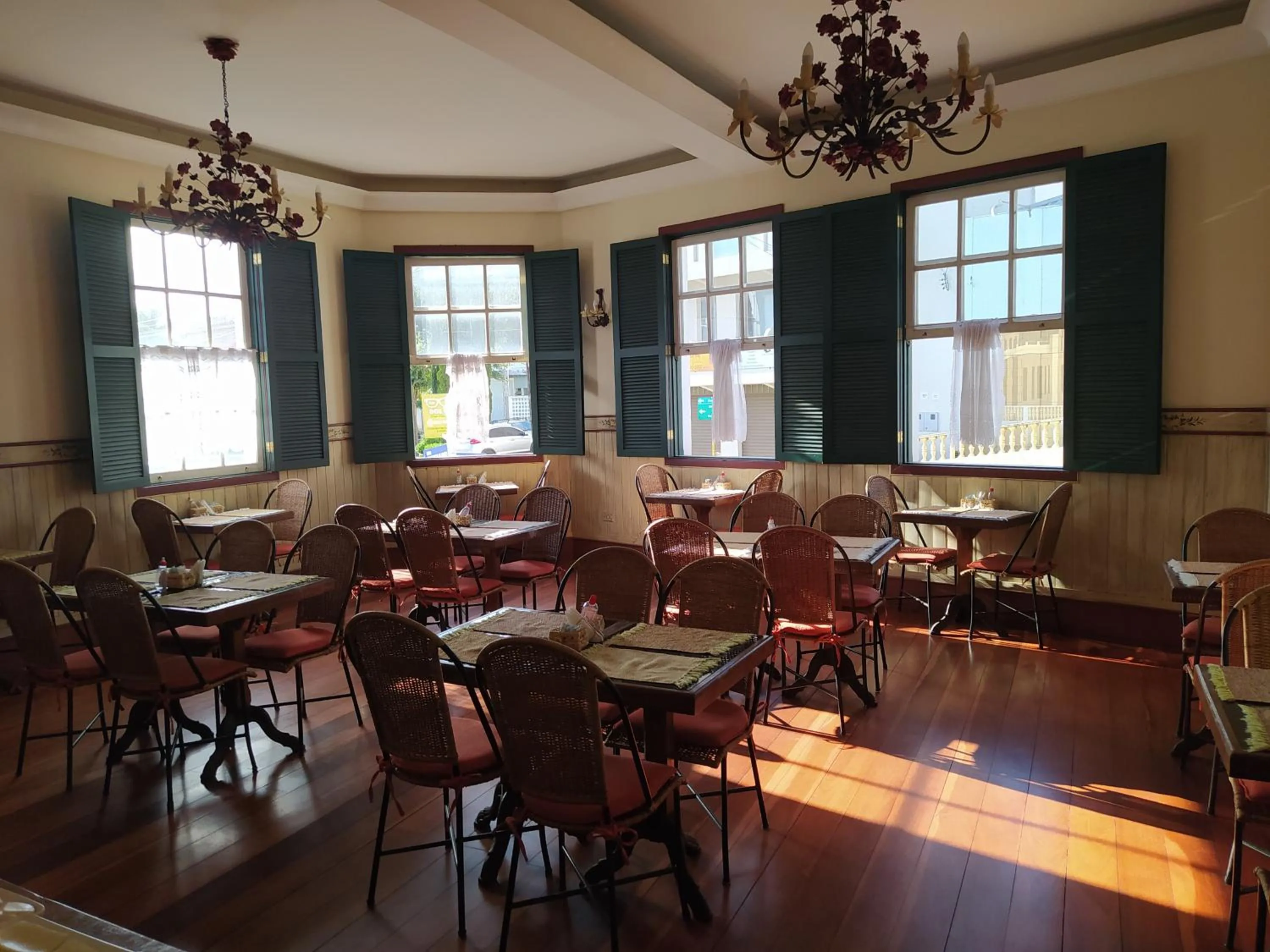 Restaurant/places to eat in Pousada do Duque