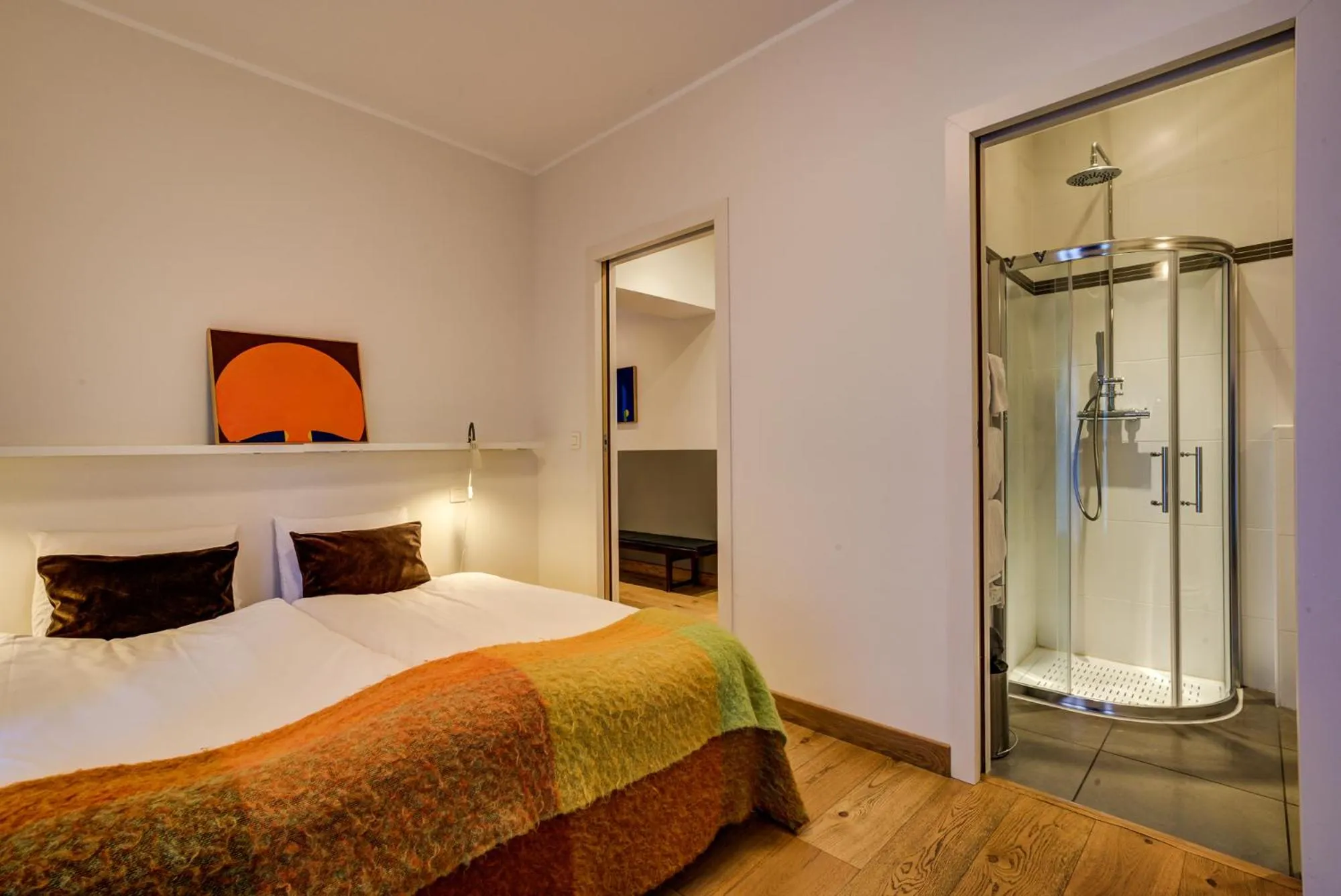 Shower, Bed in Villa Mont Blanc