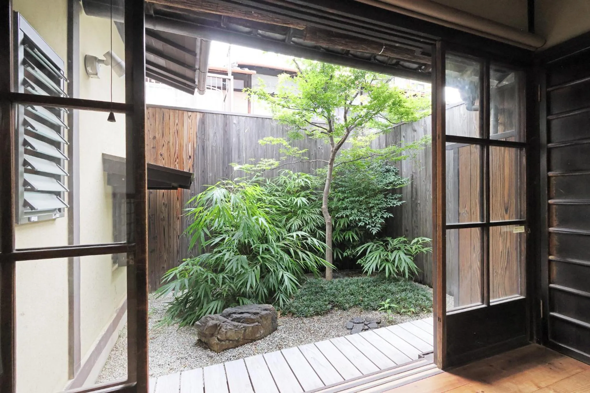 Garden in Heiankyu-dairi no yado