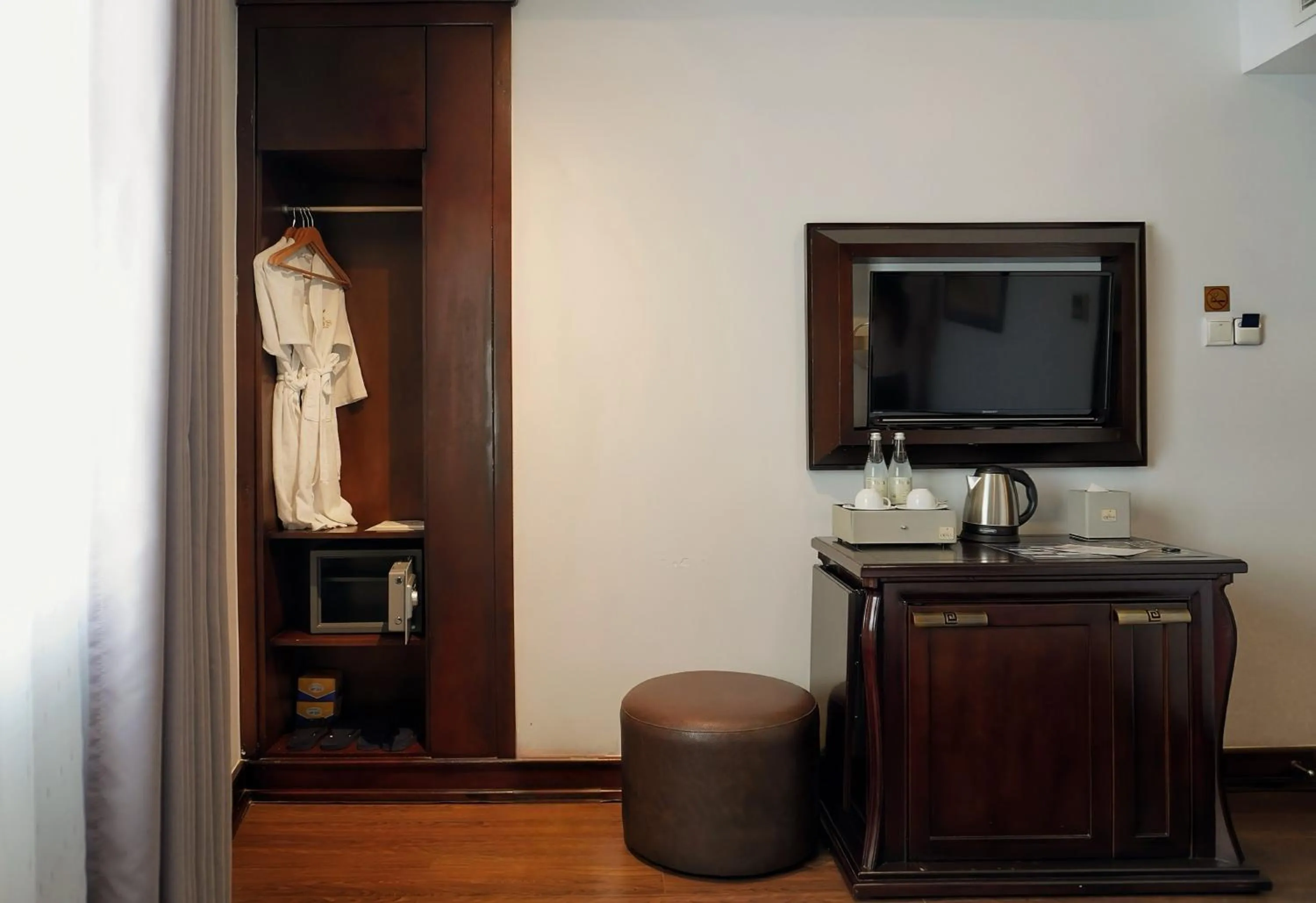 TV and multimedia in The Odys Boutique Hotel