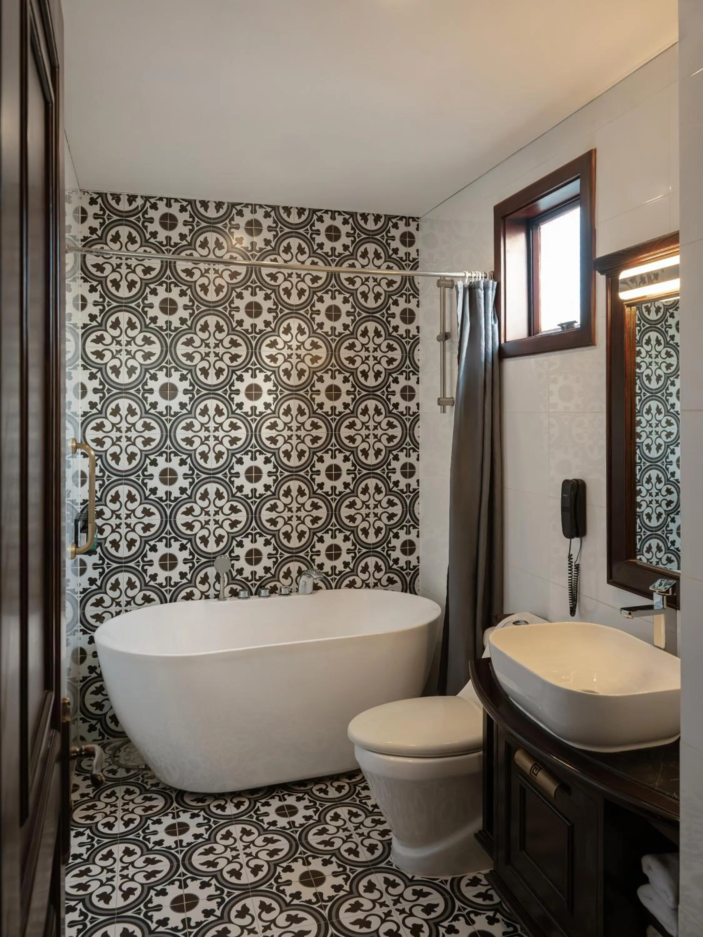 Shower in The Odys Boutique Hotel