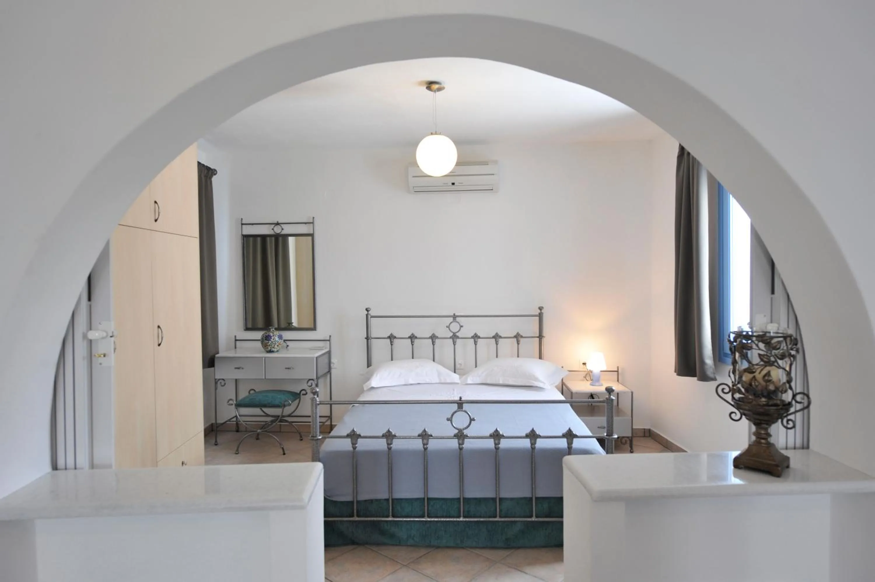 Bedroom, Bed in Evita Apartments