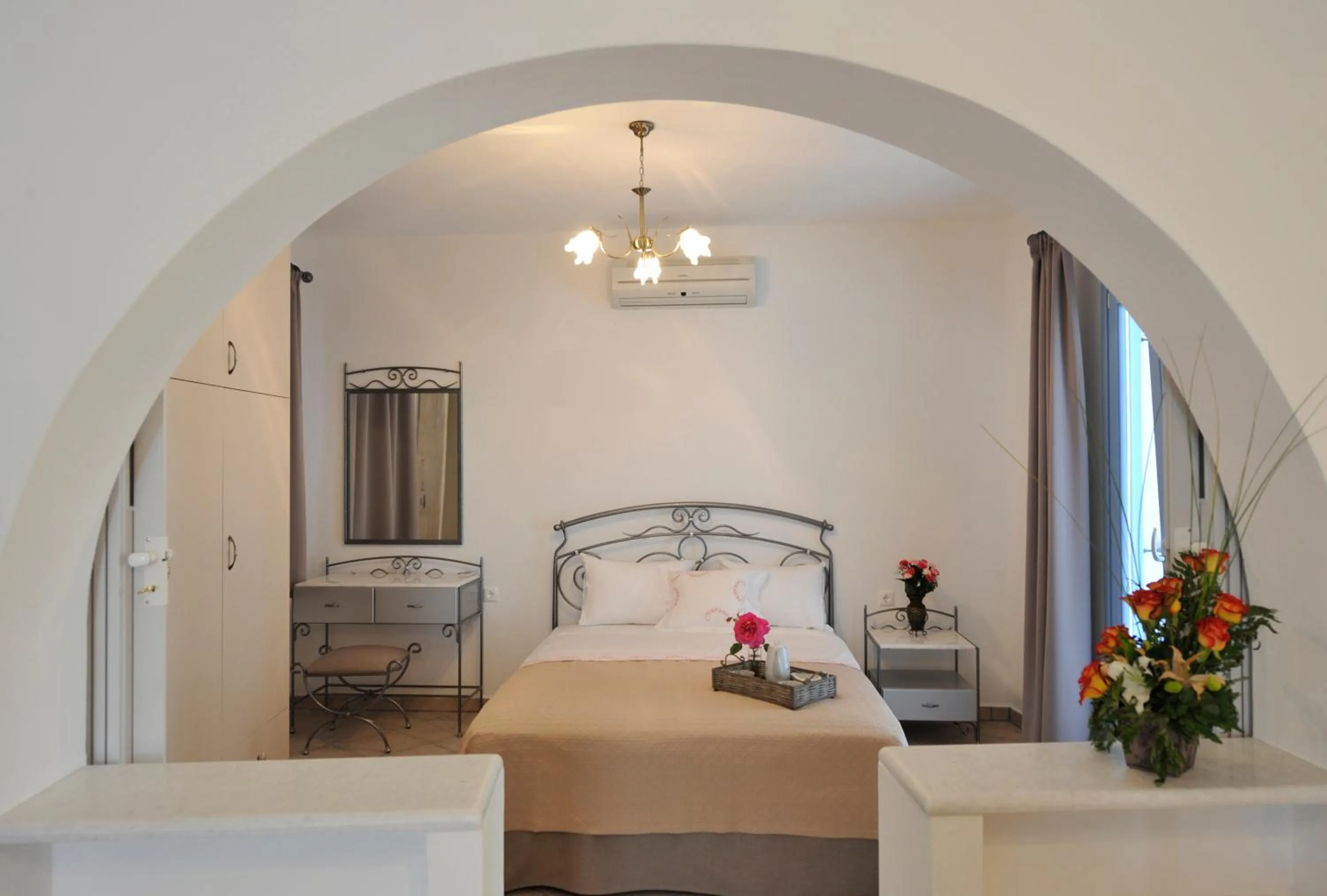 Bedroom, Bed in Evita Apartments