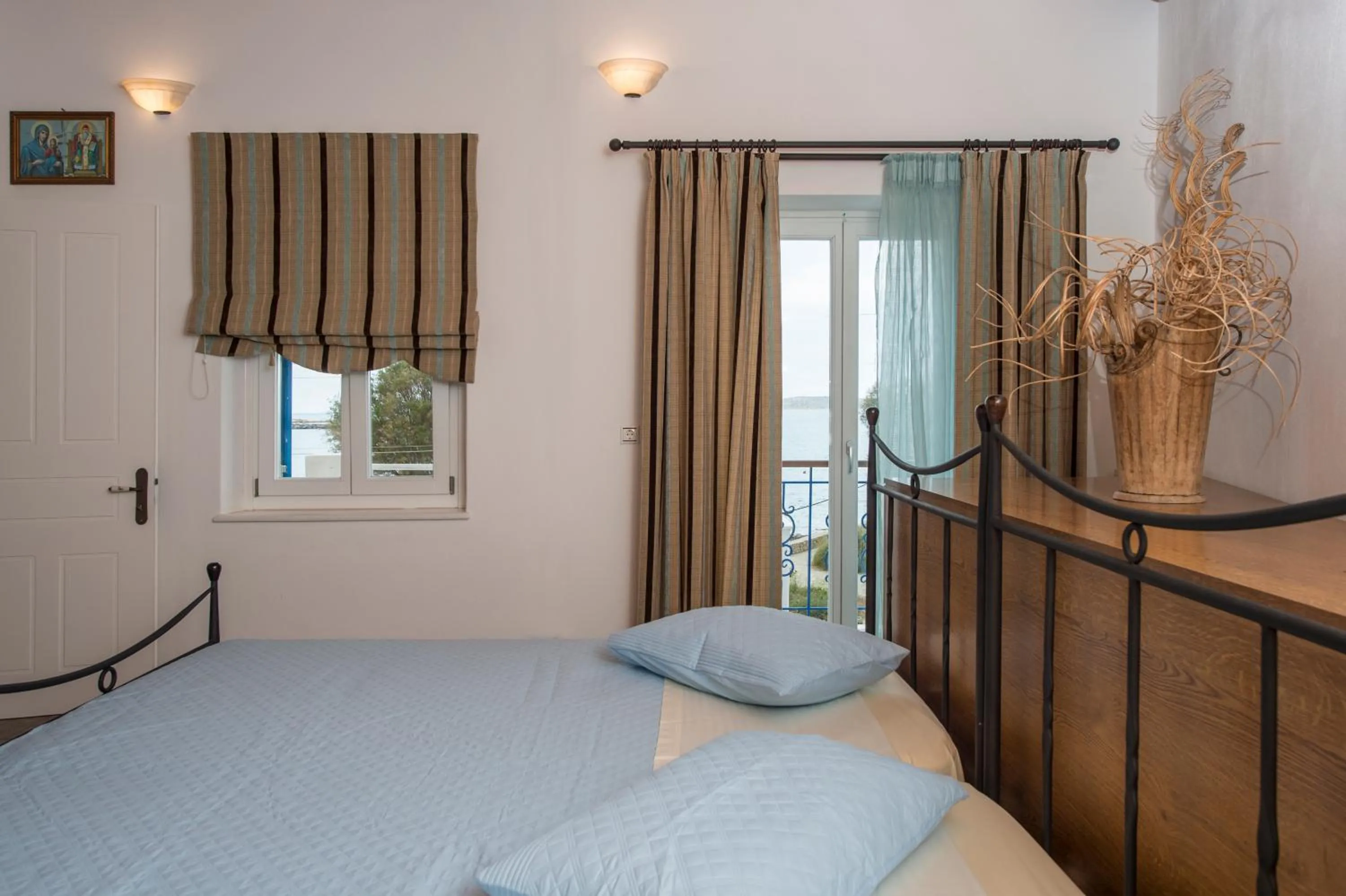 Bedroom, Bed in Evita Apartments