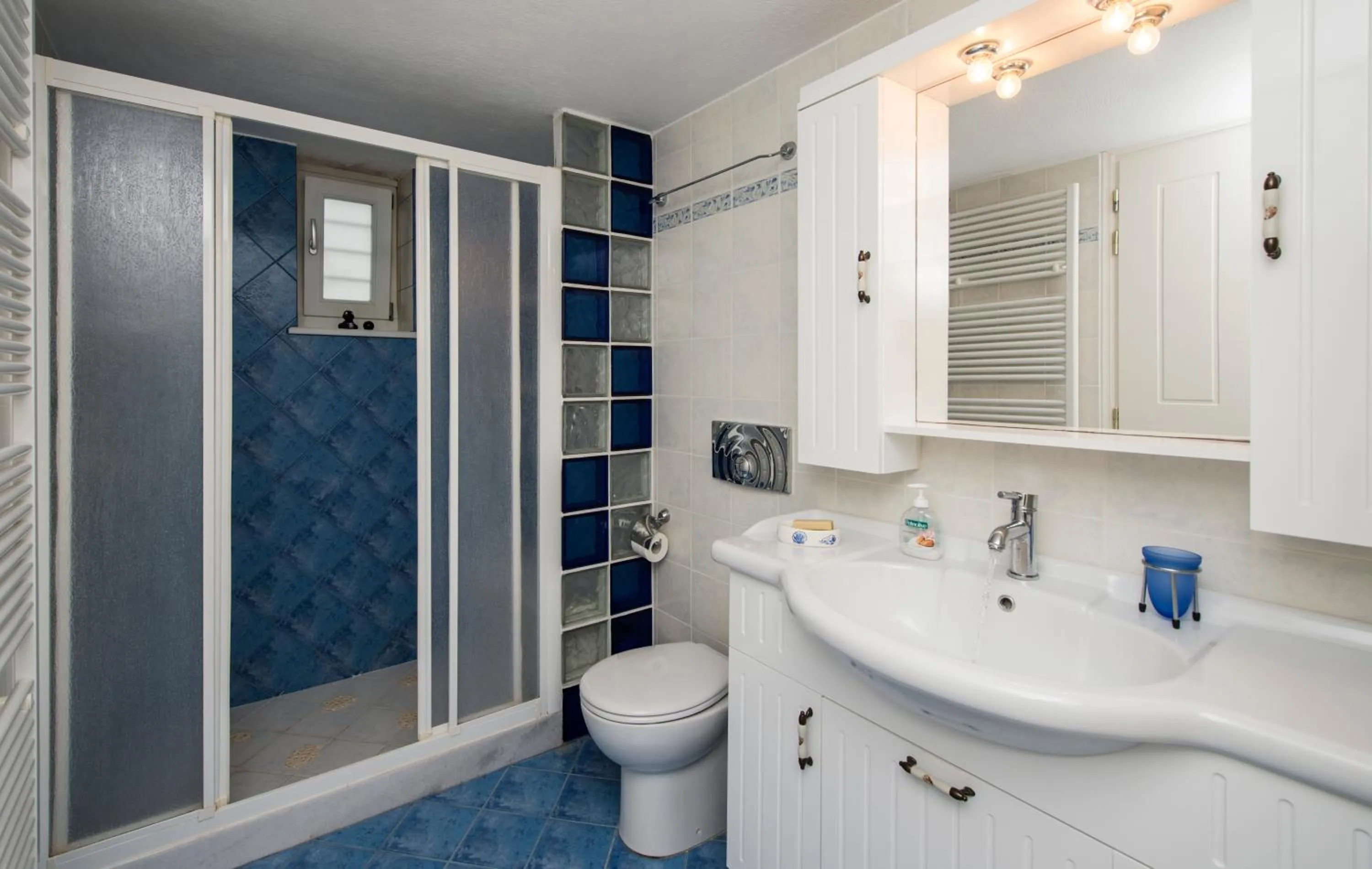 Bathroom in Evita Apartments