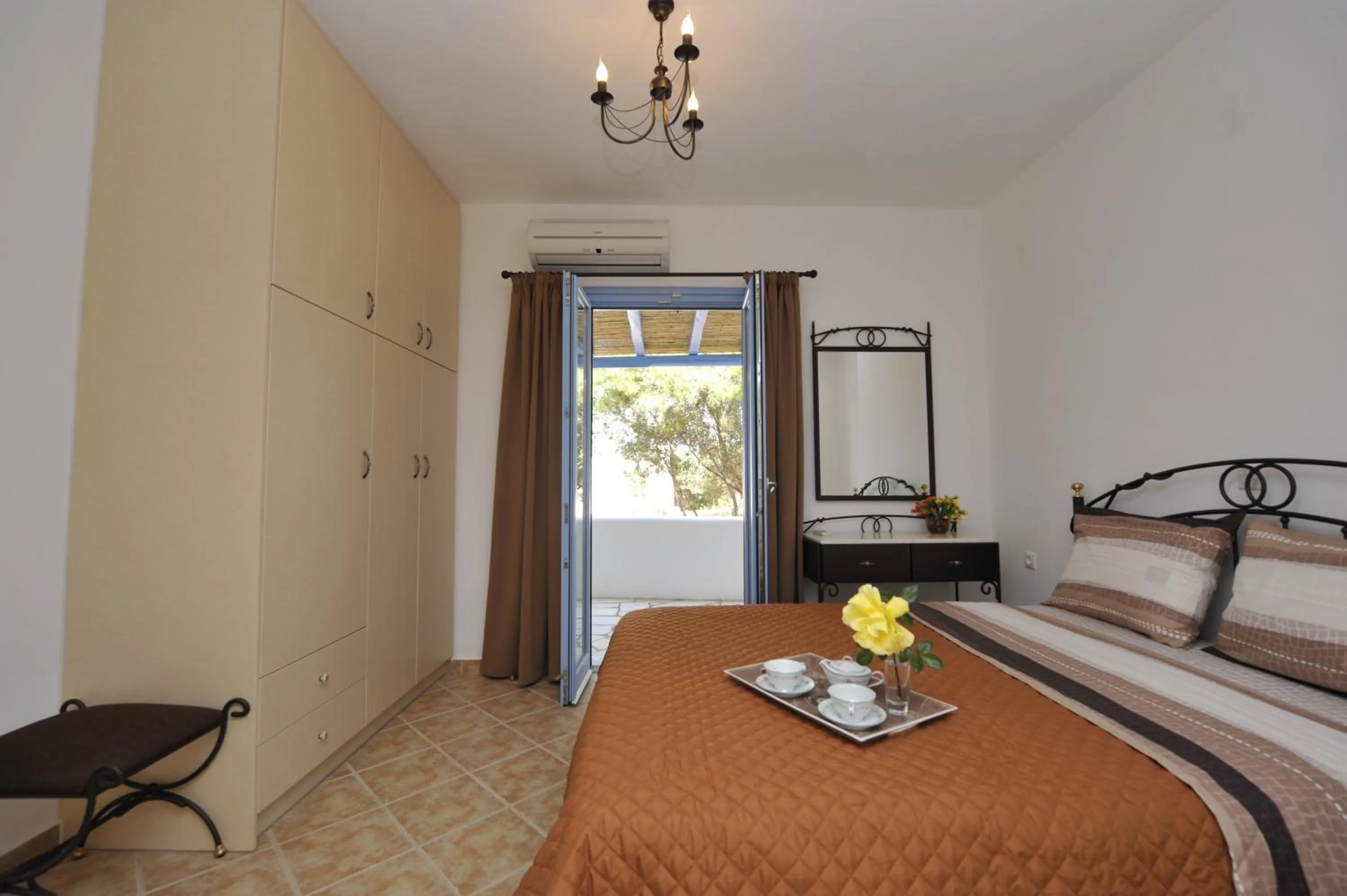 Bedroom, Bed in Evita Apartments