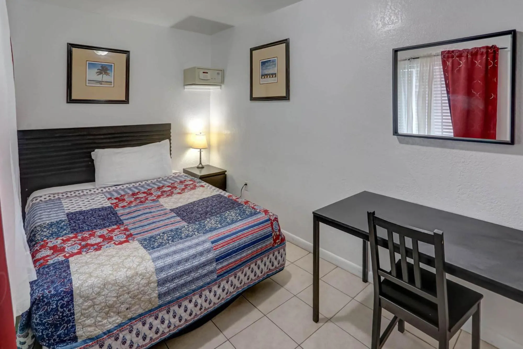 Bed in Green Seas Motel