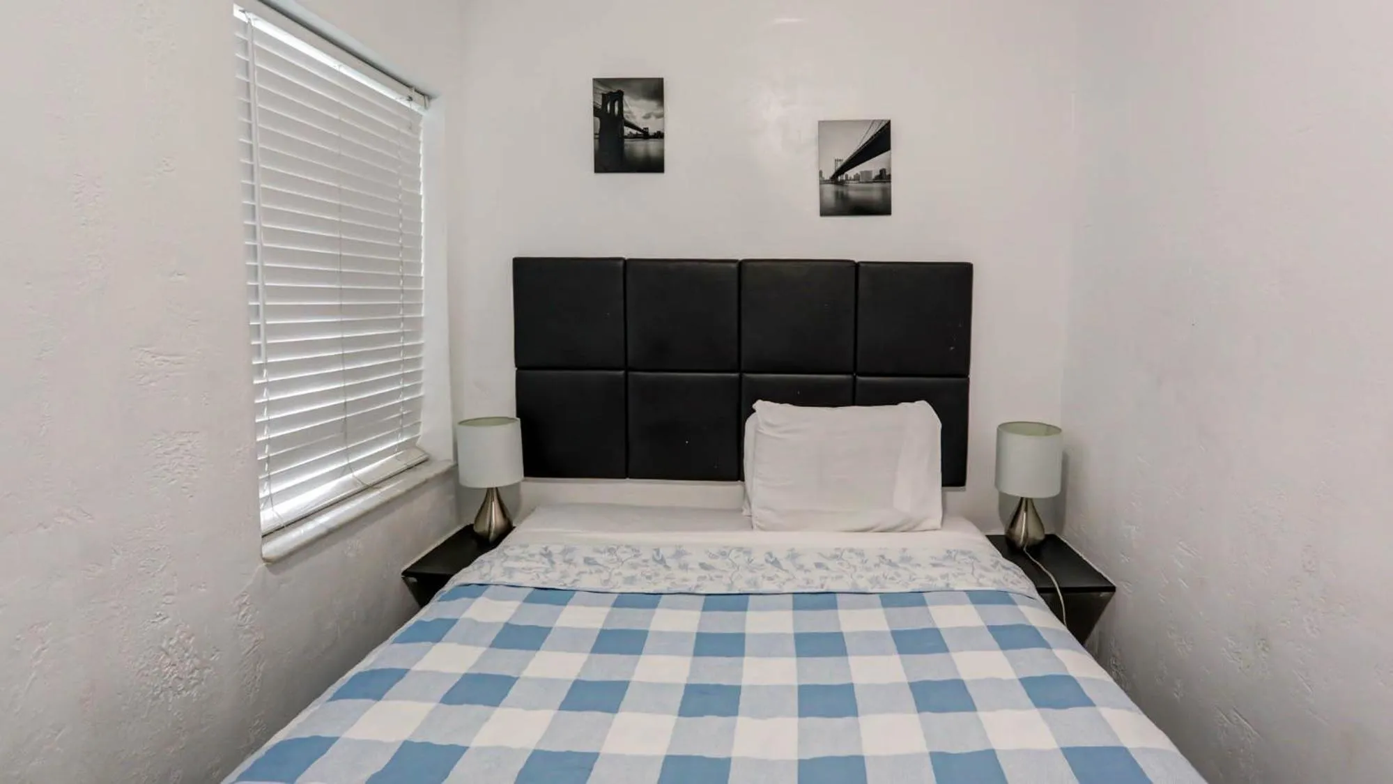 Bed in Green Seas Motel