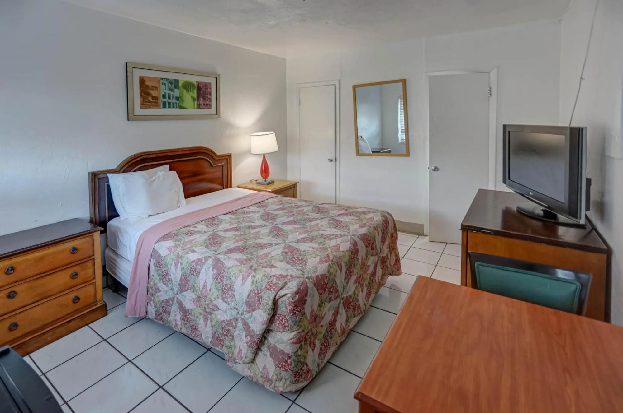 Bed in Green Seas Motel