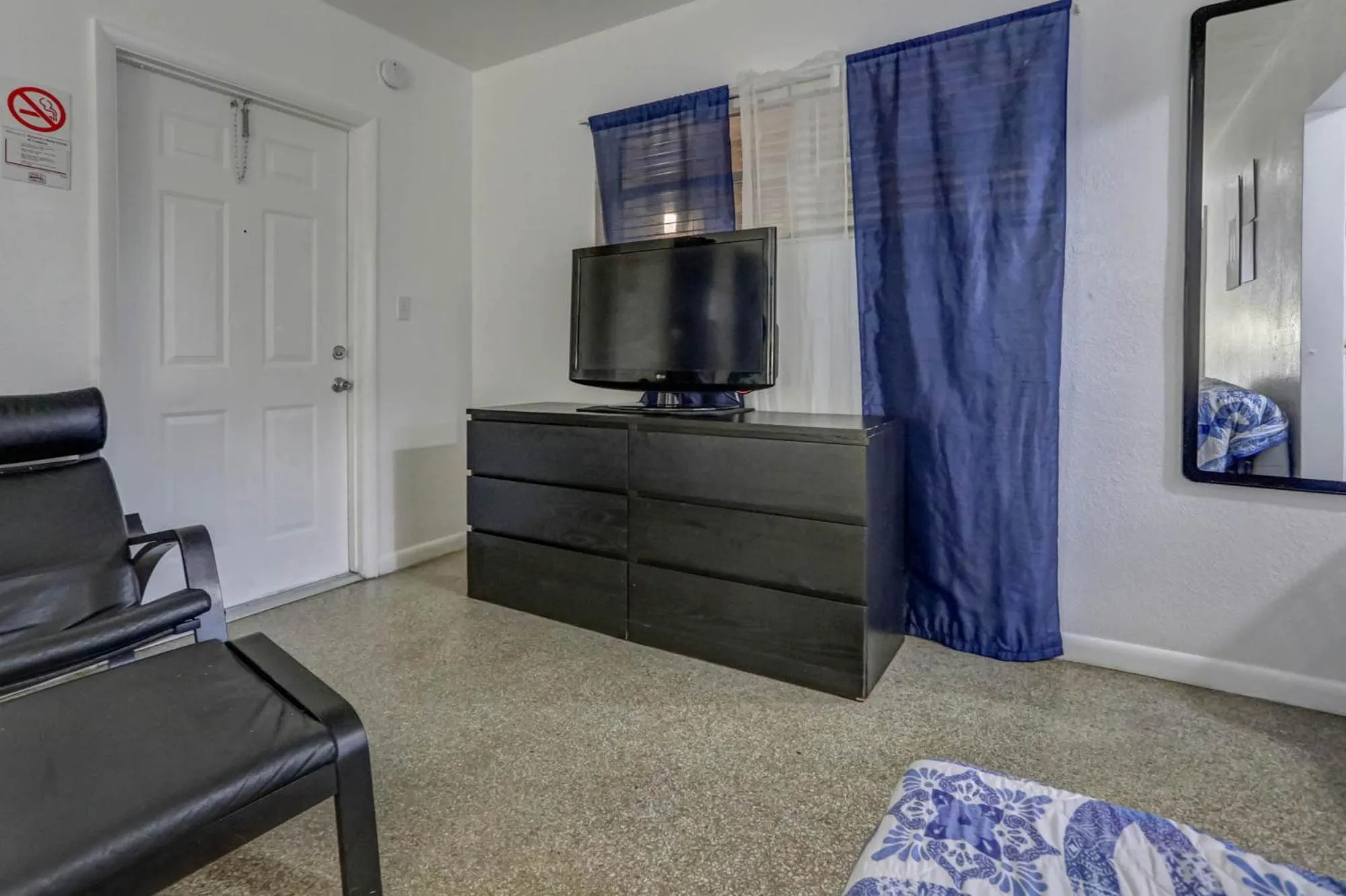 TV and multimedia in Green Seas Motel