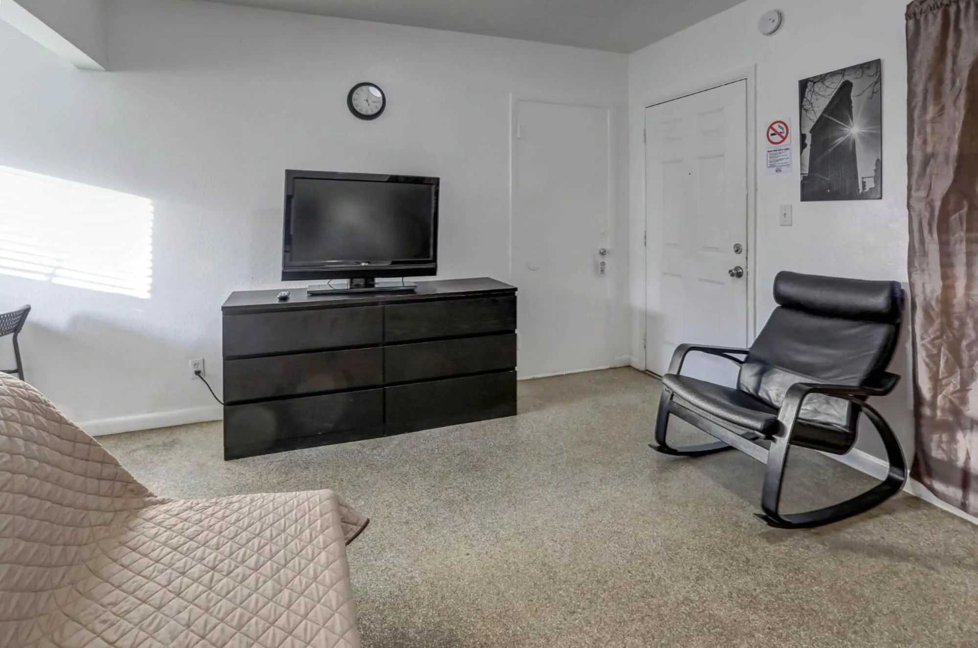 TV and multimedia in Green Seas Motel