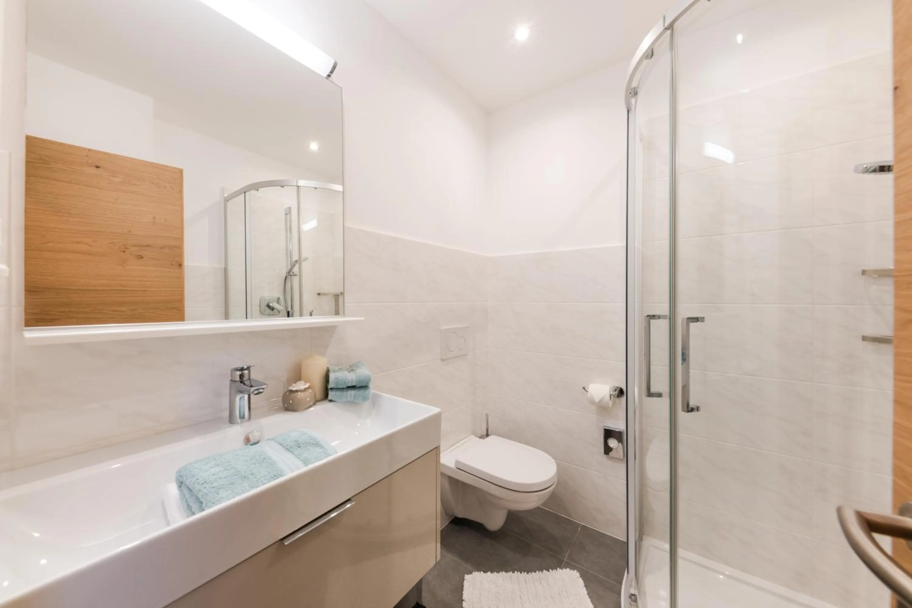 Bathroom in Heidi & Edith Family Aparthotel