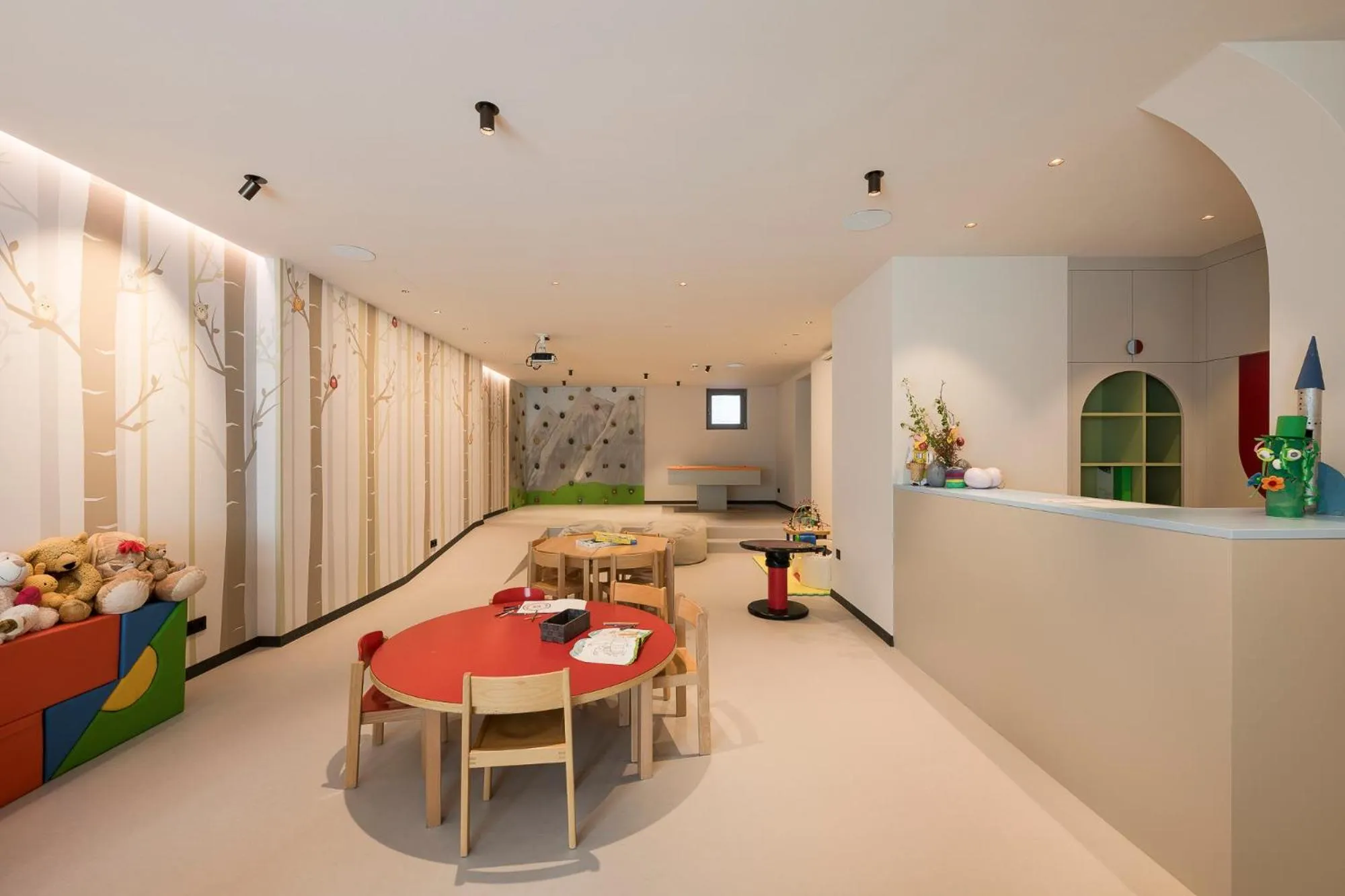 Children play ground in Heidi & Edith Family Aparthotel