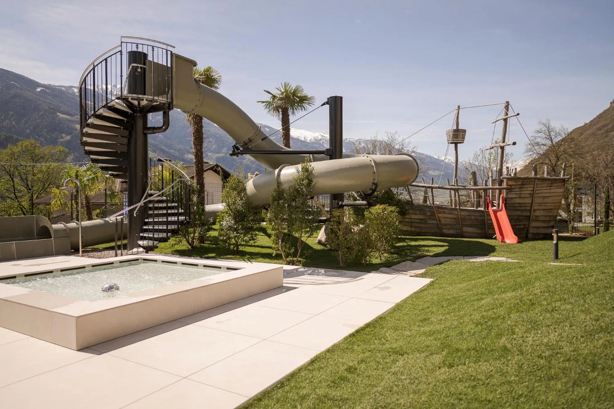 Children play ground in Heidi & Edith Family Aparthotel
