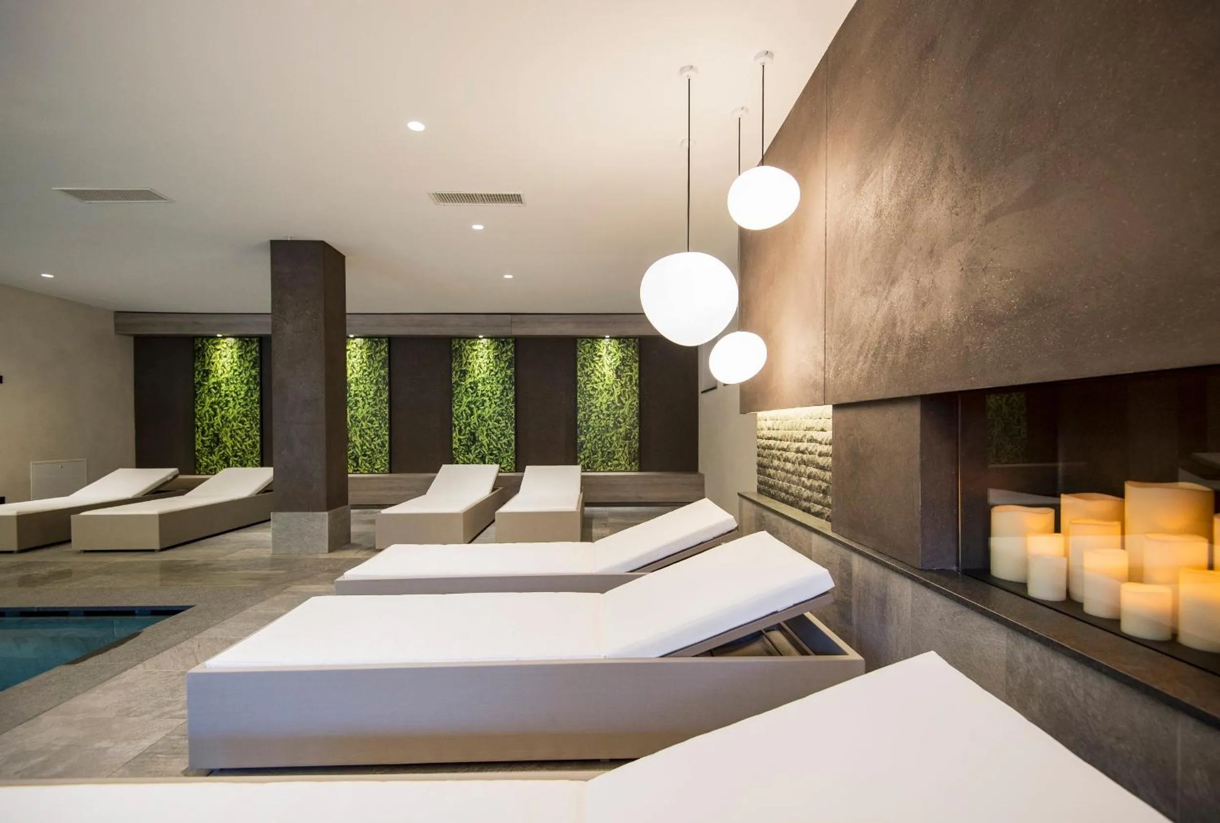 Swimming pool in Heidi & Edith Family Aparthotel