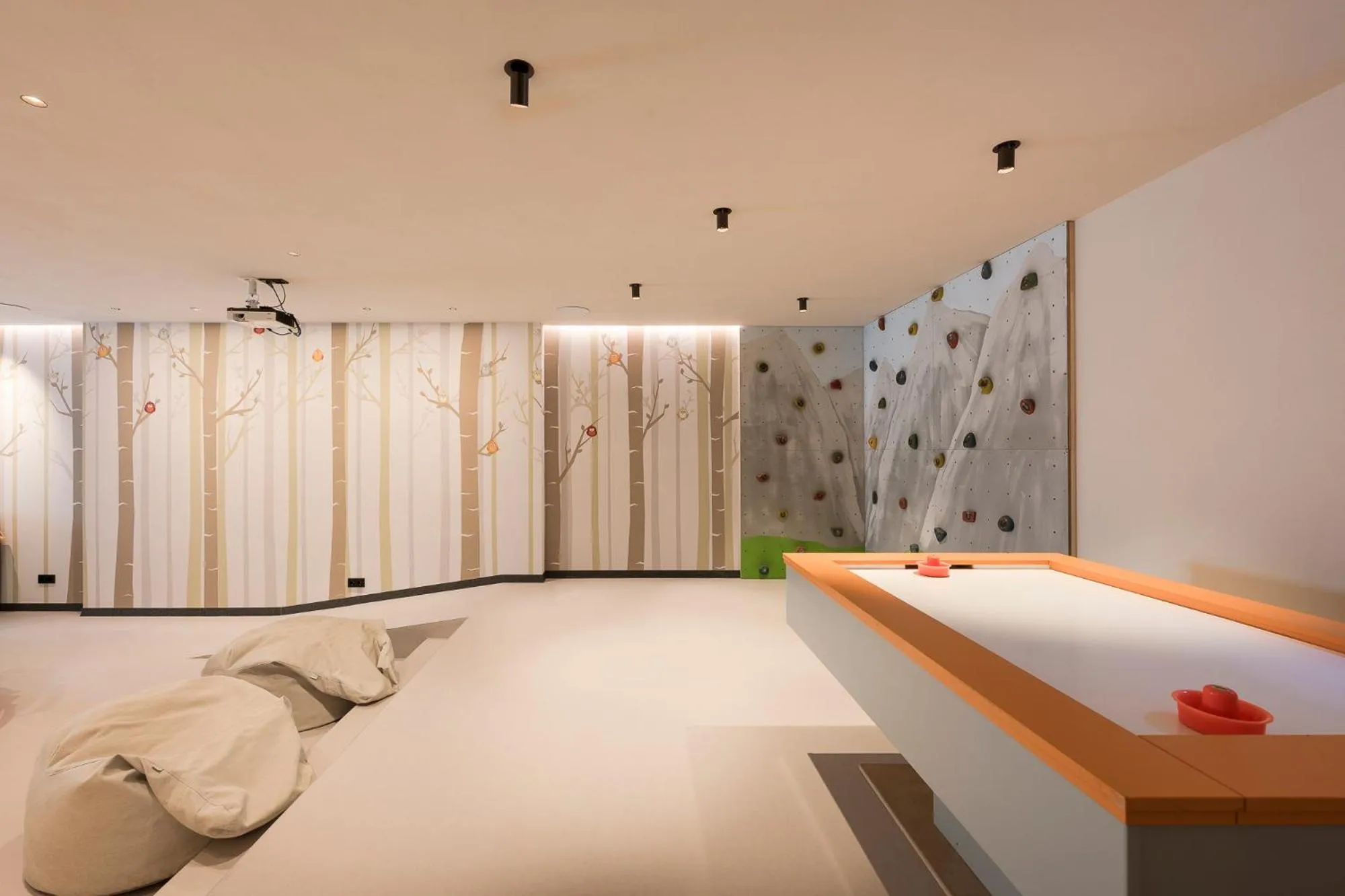 children, Bed in Heidi & Edith Family Aparthotel