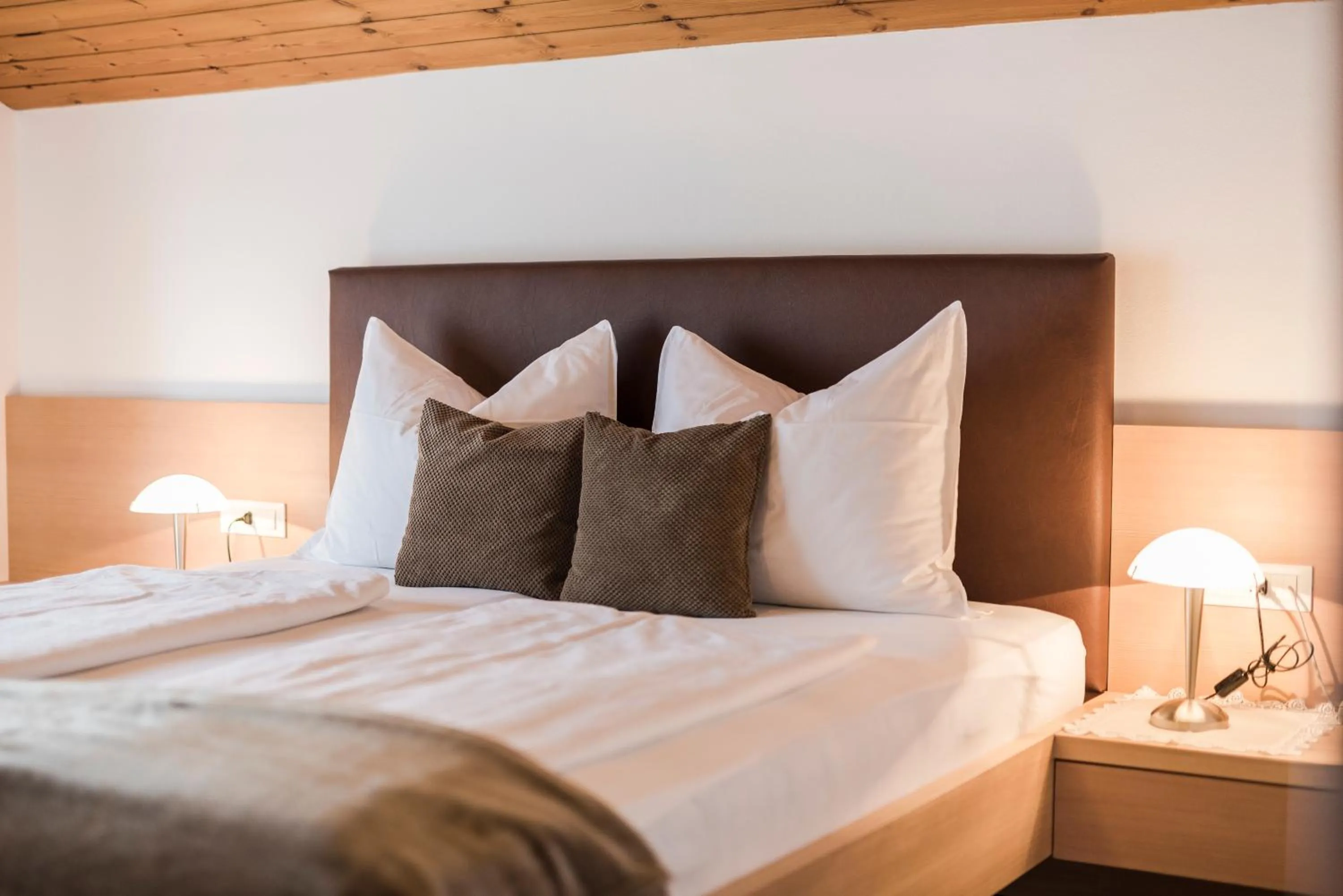 Staff, Bed in Heidi & Edith Family Aparthotel