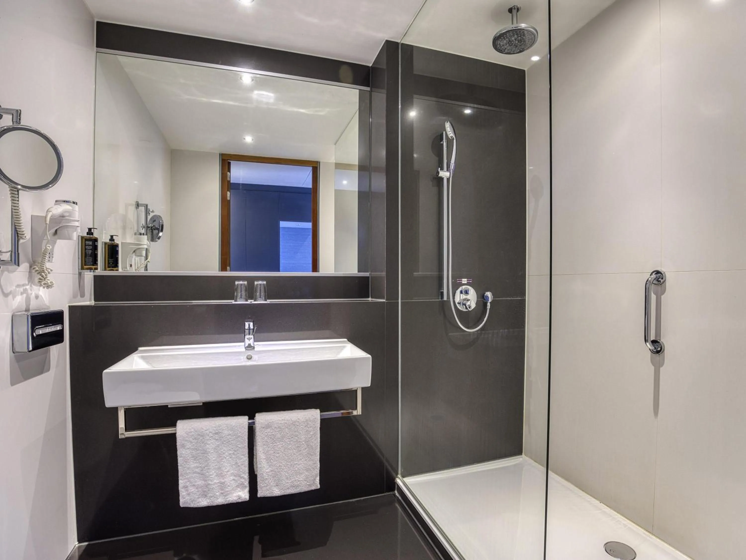 Bedroom in Mercure Hotel Amersfoort Centre